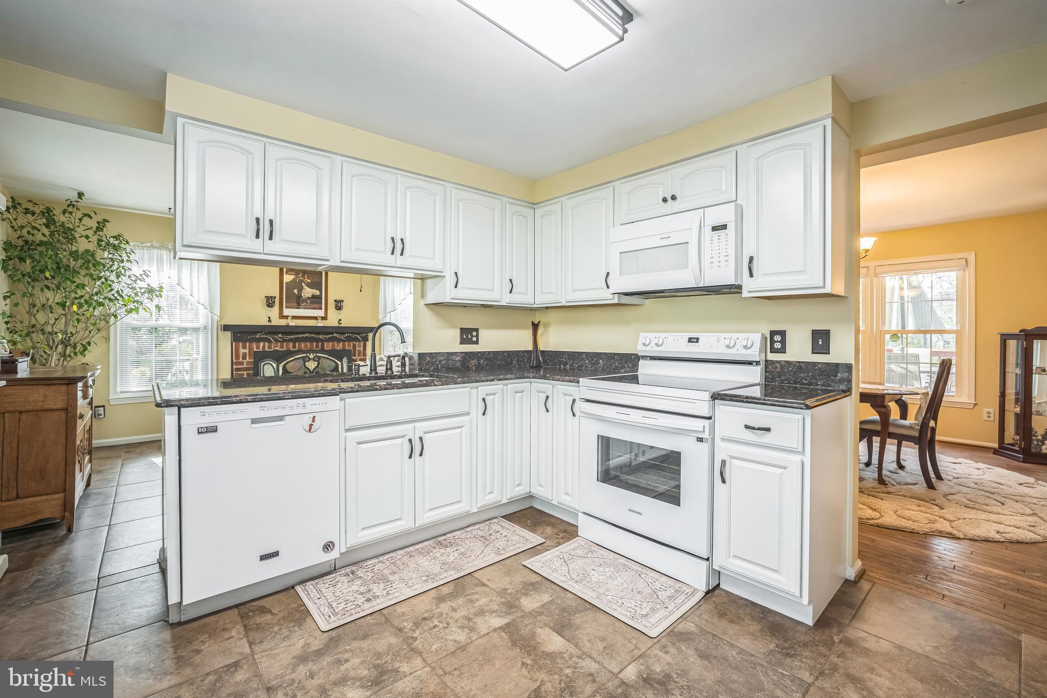 PROMONTORY OAKS - Residential