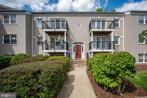 Photo of 9479 Fairfax Boulevard #304, FAIRFAX, VA 22031 (MLS # VAFC2008134)
