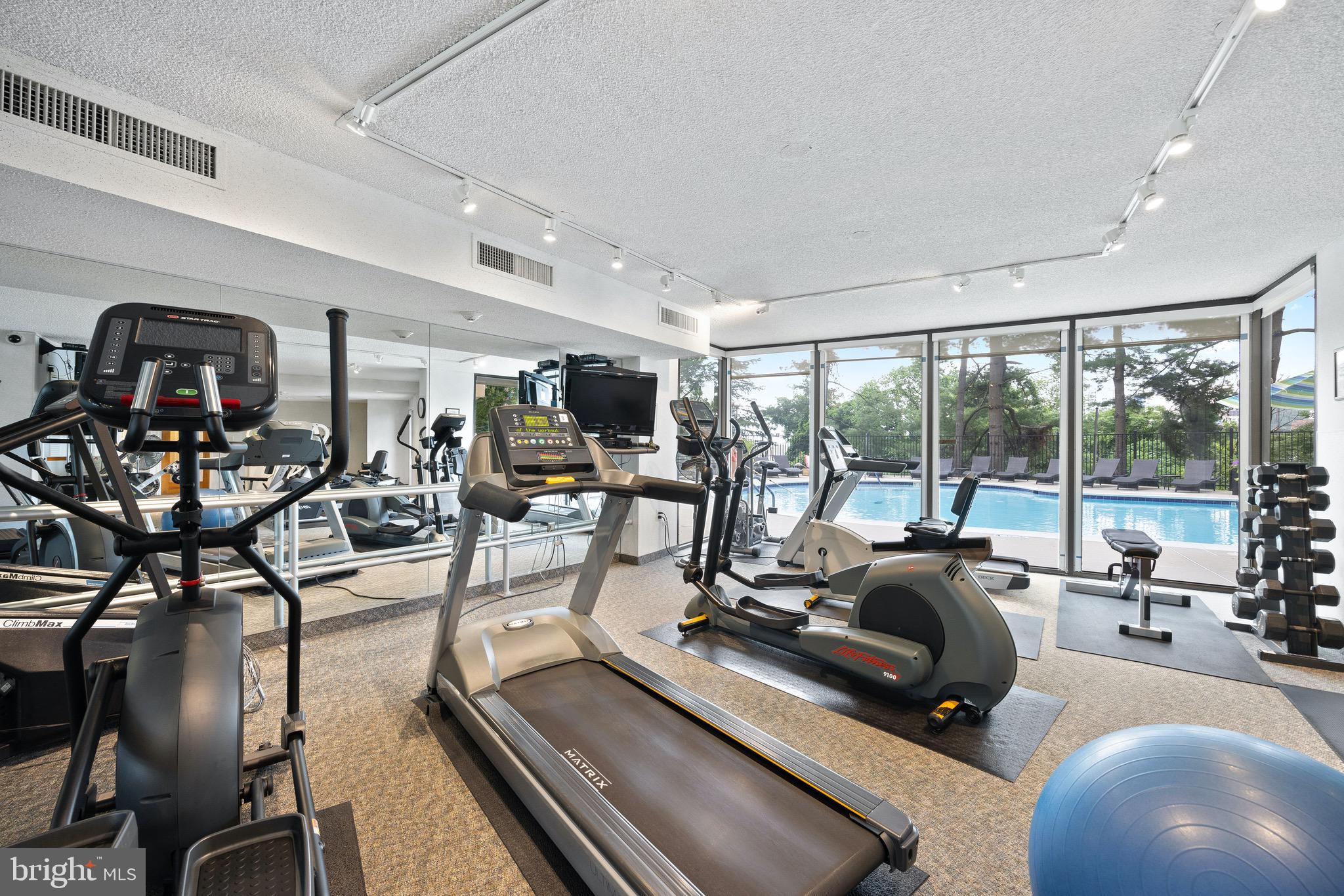 ARLINGTON RIDGE - Residential