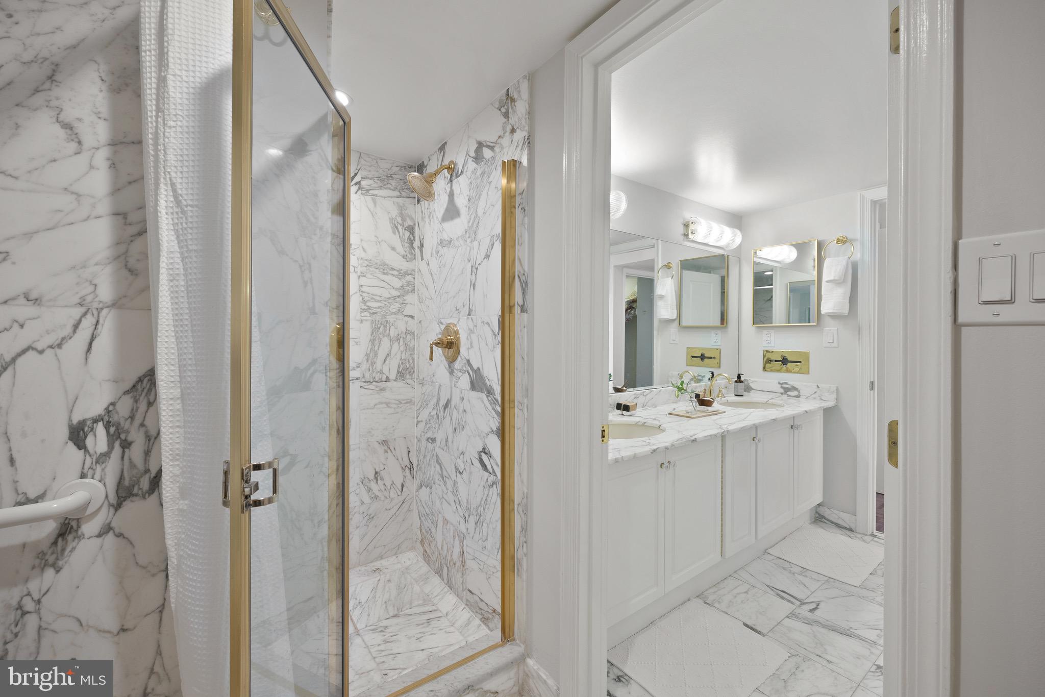 ARLINGTON RIDGE - Residential