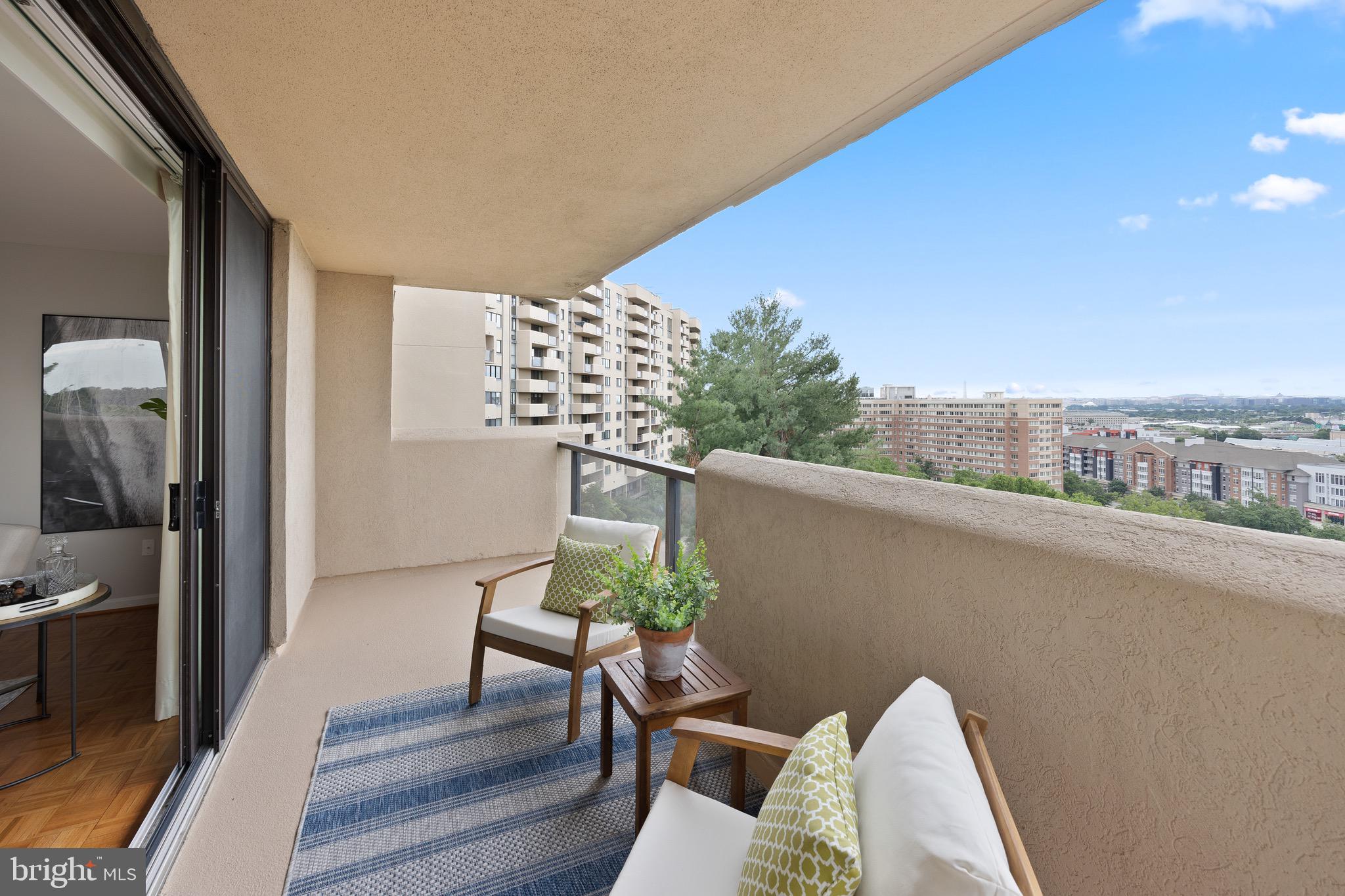 ARLINGTON RIDGE - Residential