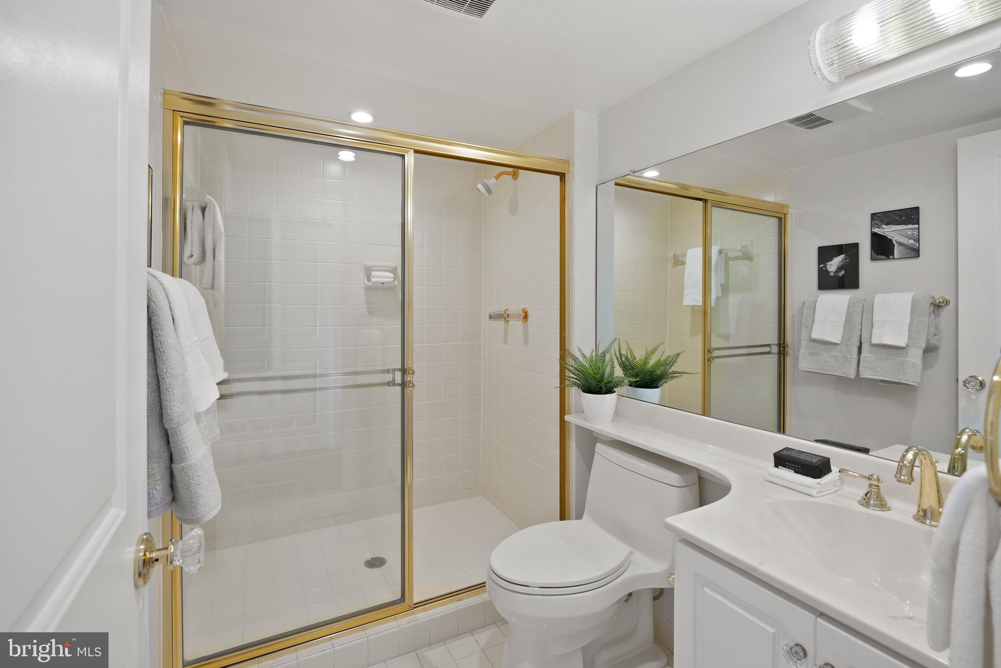 ARLINGTON RIDGE - Residential