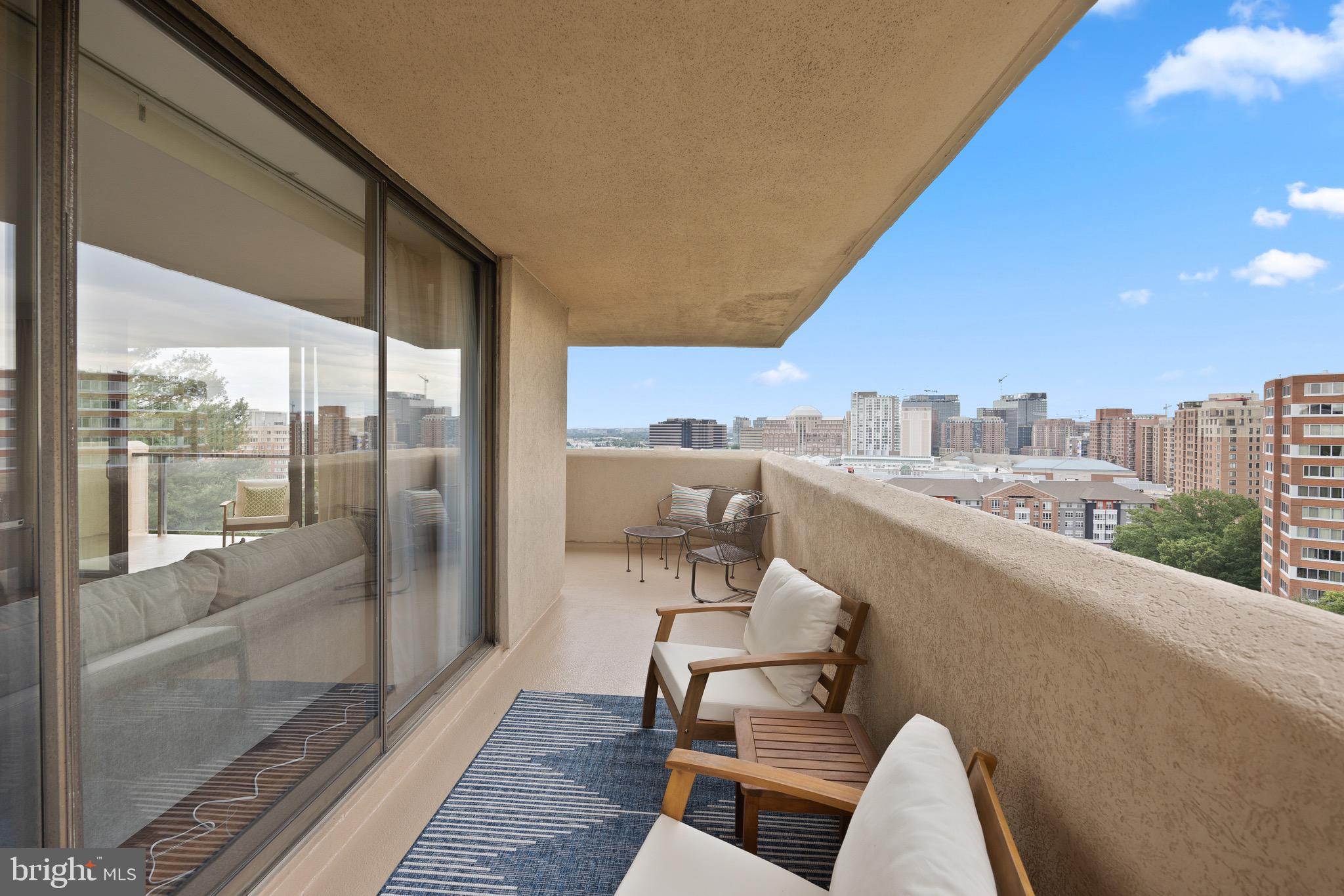 ARLINGTON RIDGE - Residential