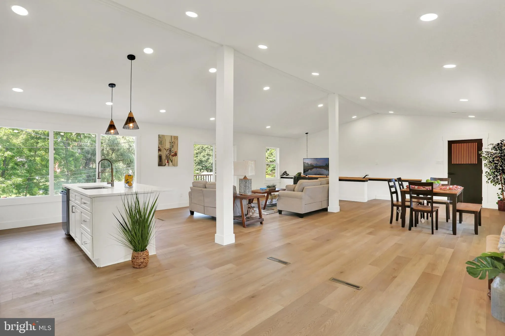 Womelsdorf, Pennsylvania 19567, United States, 4 Bedrooms Bedrooms, ,4 BathroomsBathrooms,Residential,Pending,184608