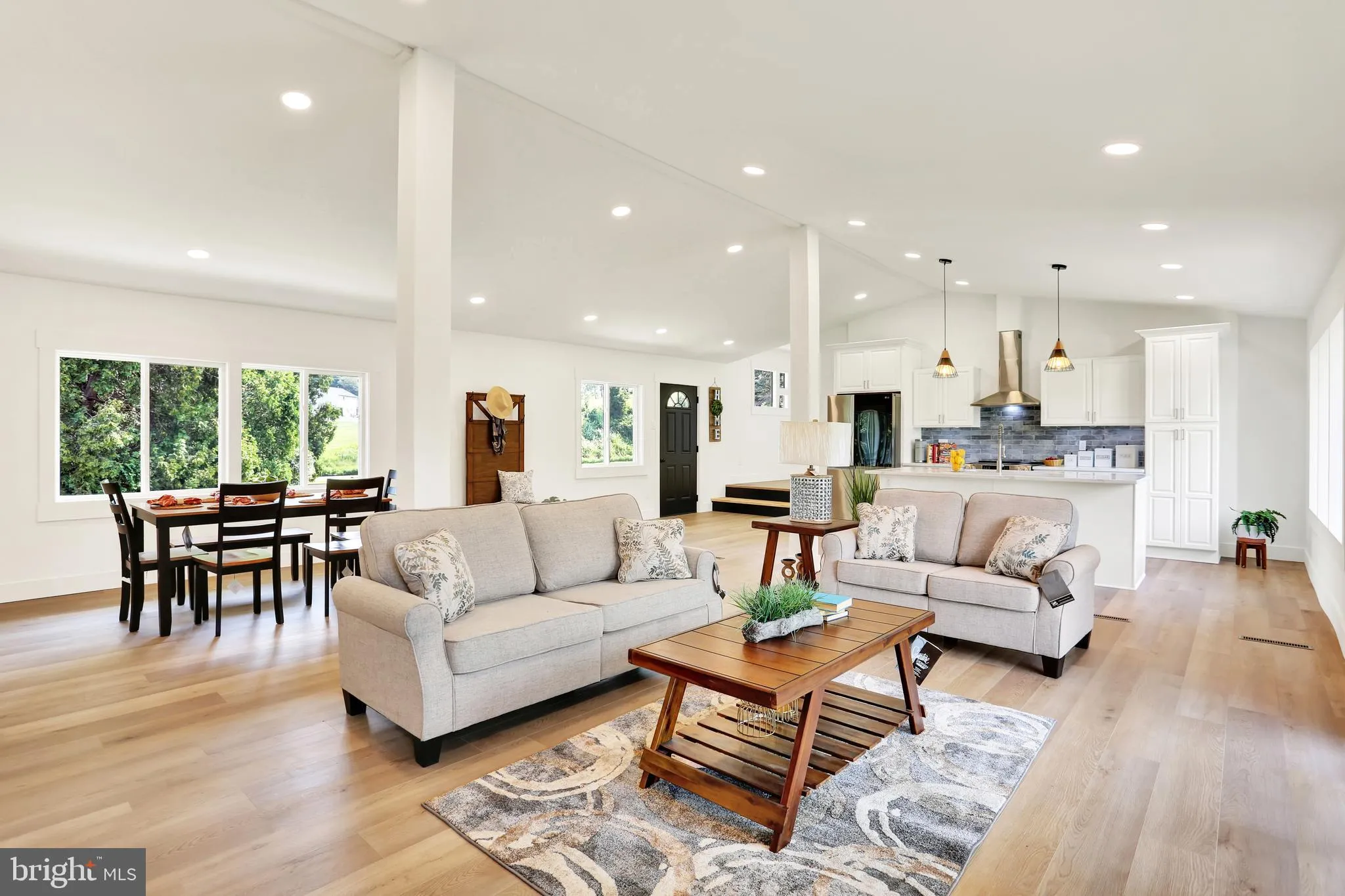 Womelsdorf, Pennsylvania 19567, United States, 4 Bedrooms Bedrooms, ,4 BathroomsBathrooms,Residential,Pending,184608