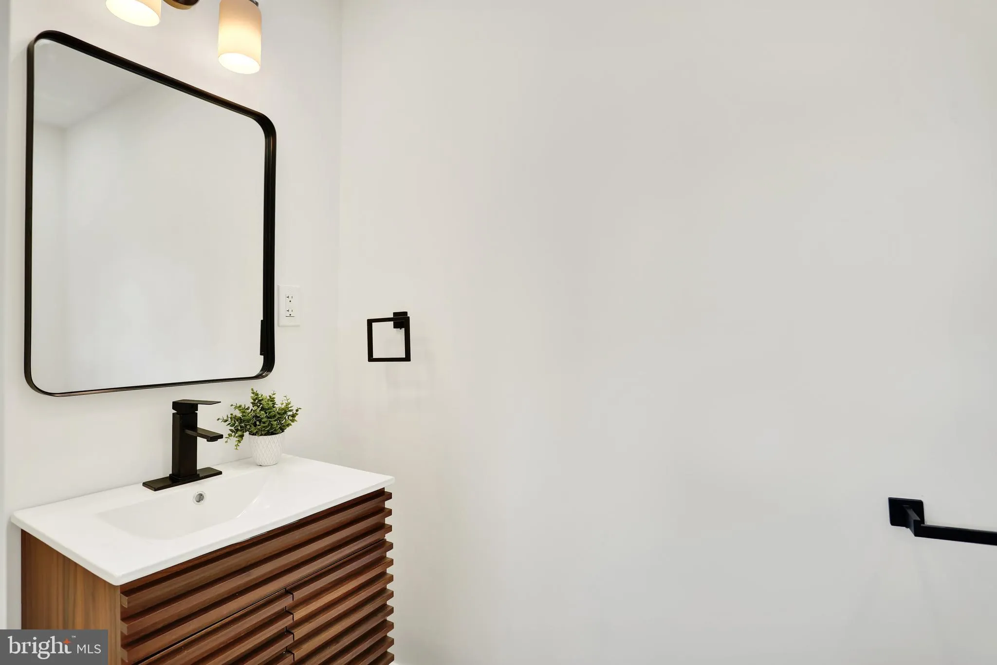 Womelsdorf, Pennsylvania 19567, United States, 4 Bedrooms Bedrooms, ,4 BathroomsBathrooms,Residential,Pending,184608