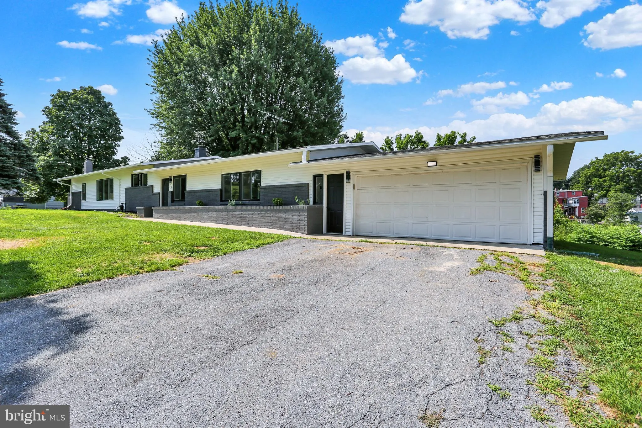 Womelsdorf, Pennsylvania 19567, United States, 4 Bedrooms Bedrooms, ,4 BathroomsBathrooms,Residential,Pending,184608