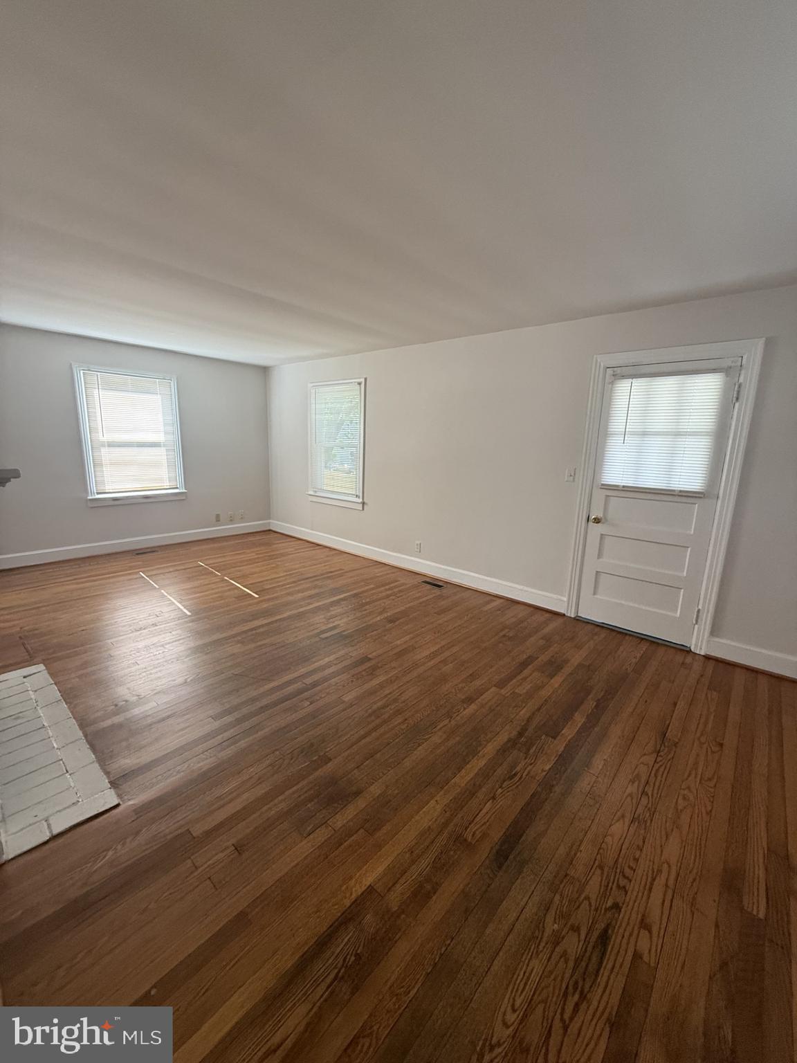 COLONIAL BEACH - Residential Lease