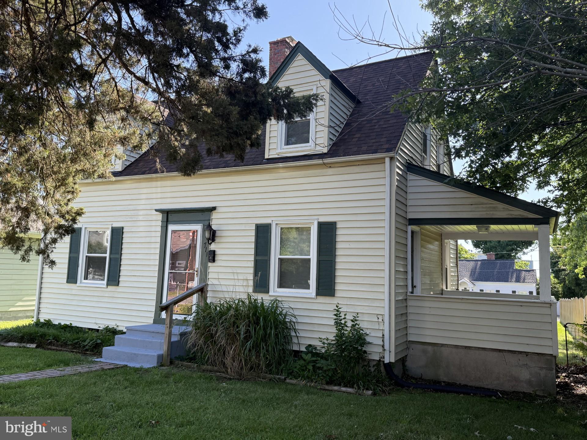 COLONIAL BEACH - Residential Lease