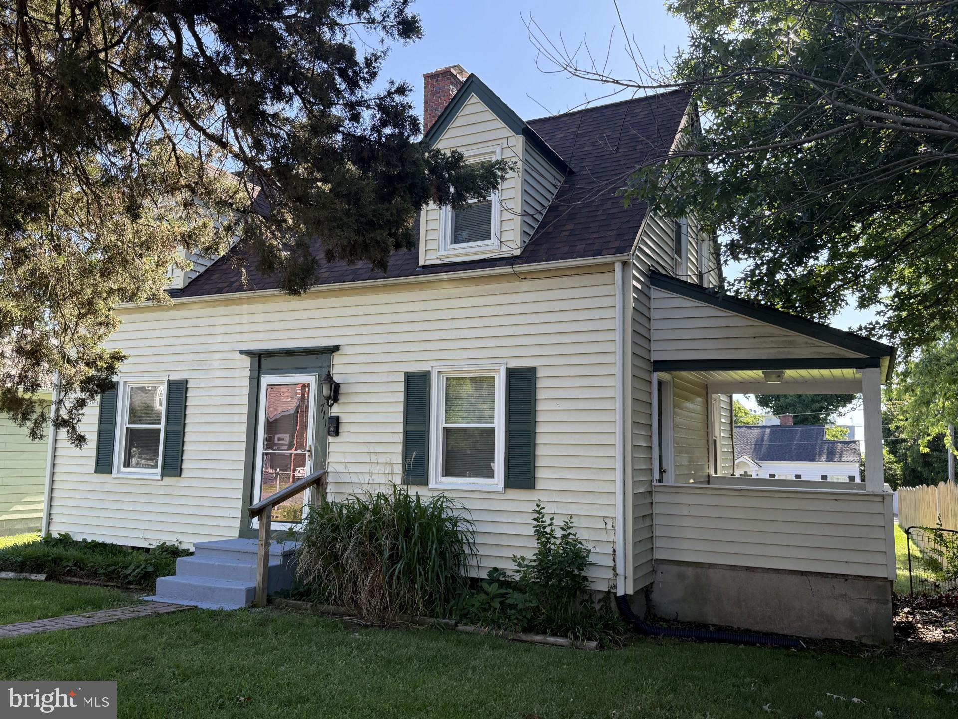 COLONIAL BEACH - Residential Lease