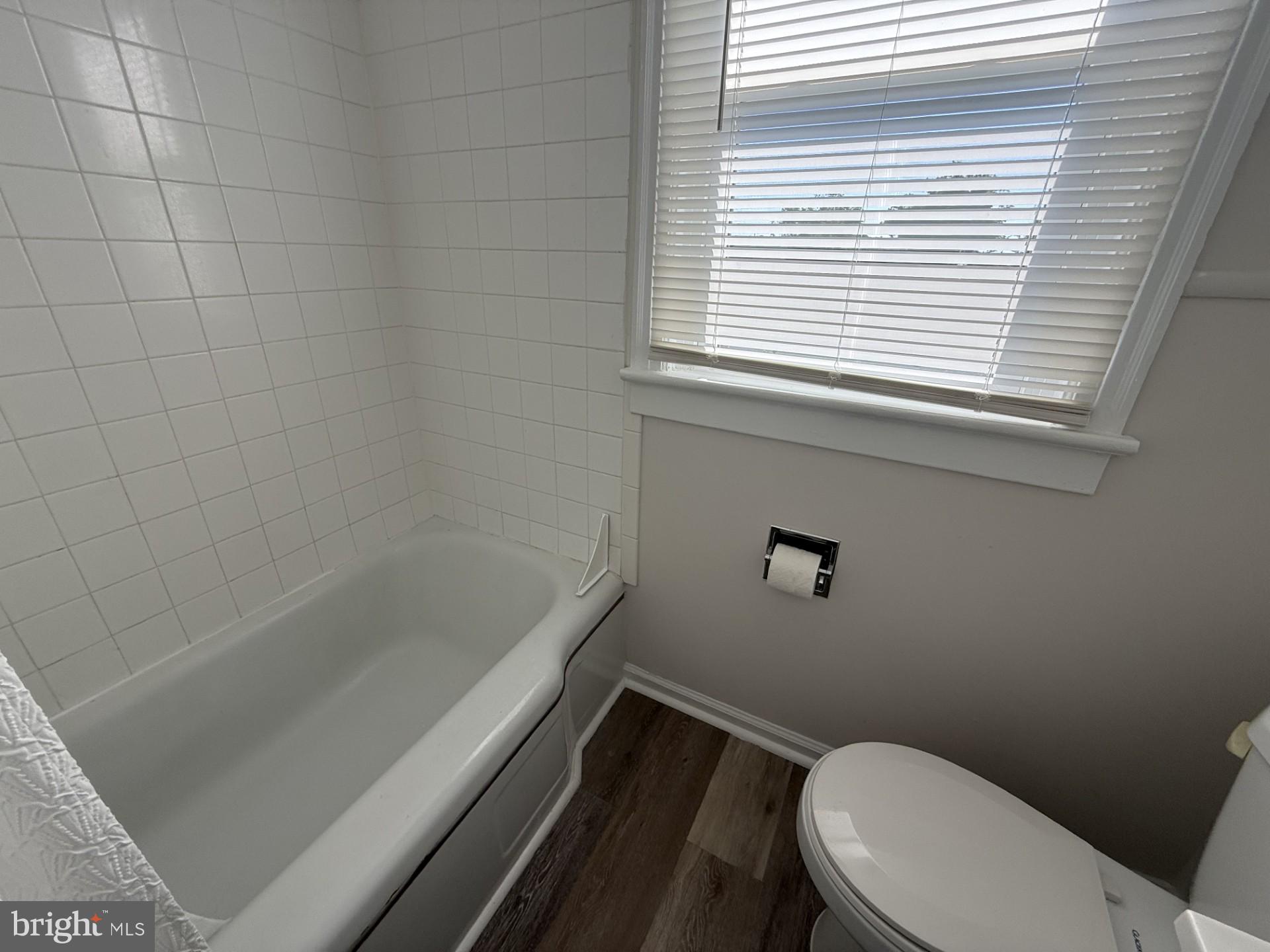 COLONIAL BEACH - Residential Lease