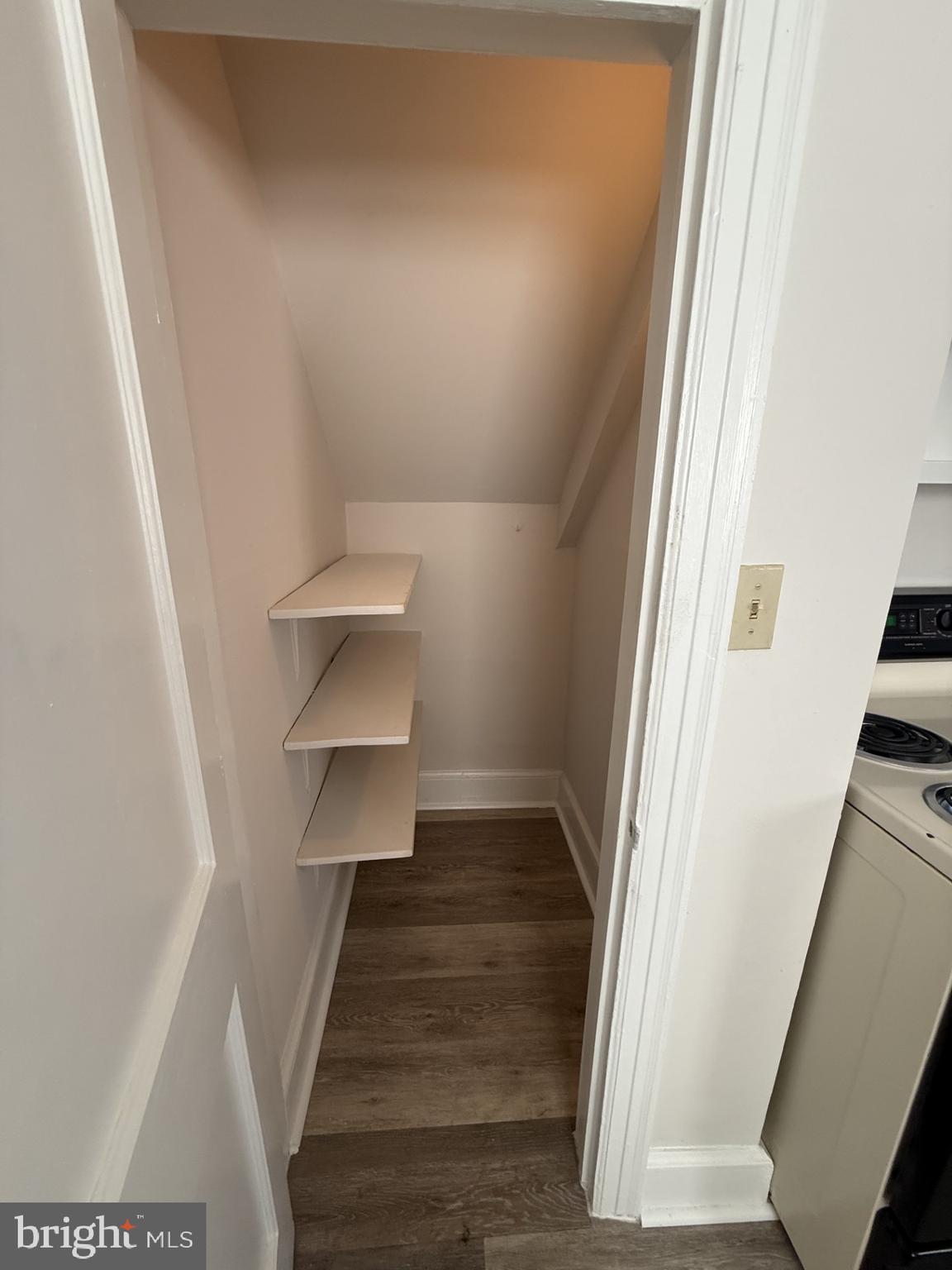 COLONIAL BEACH - Residential Lease