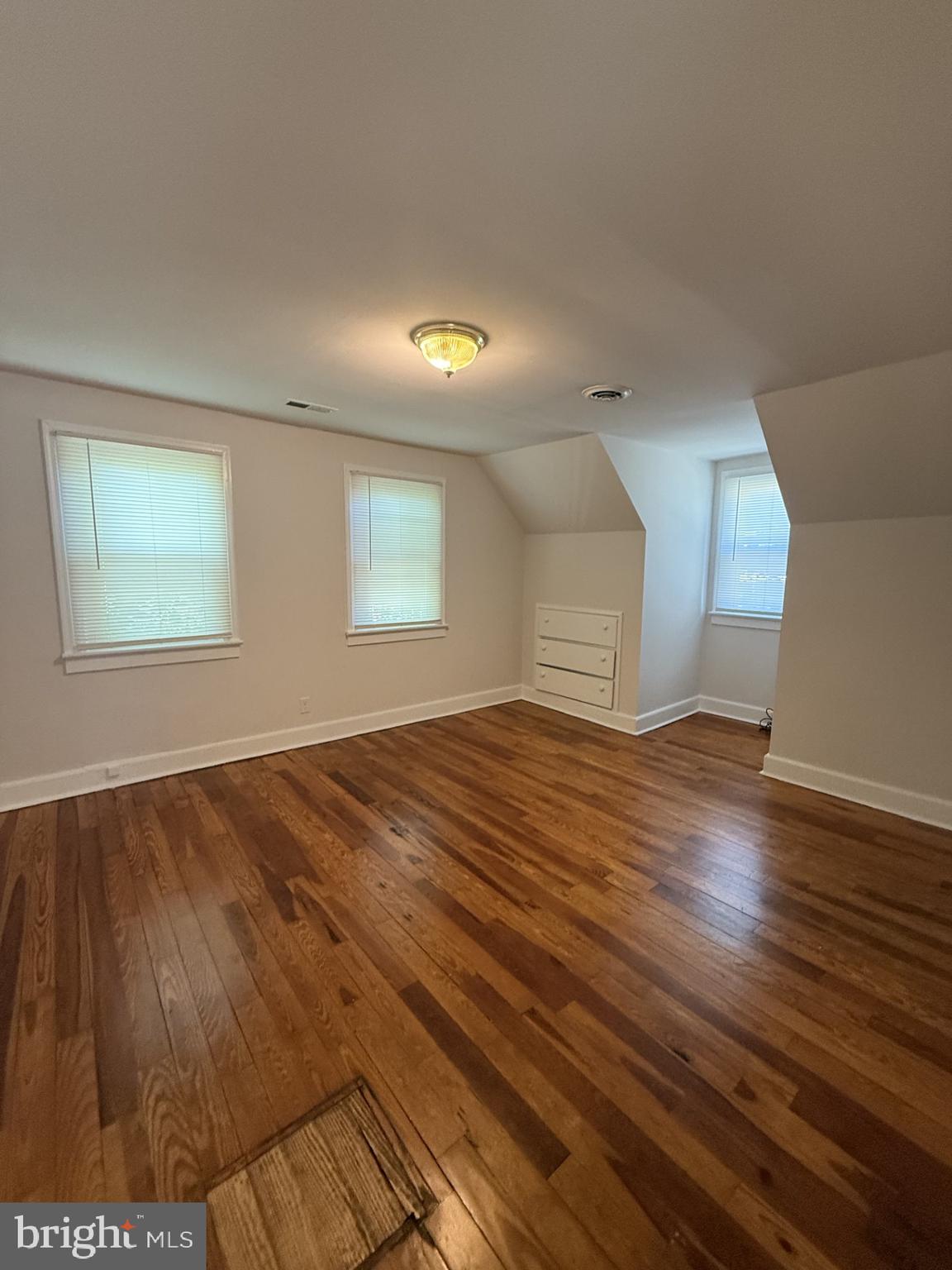 COLONIAL BEACH - Residential Lease