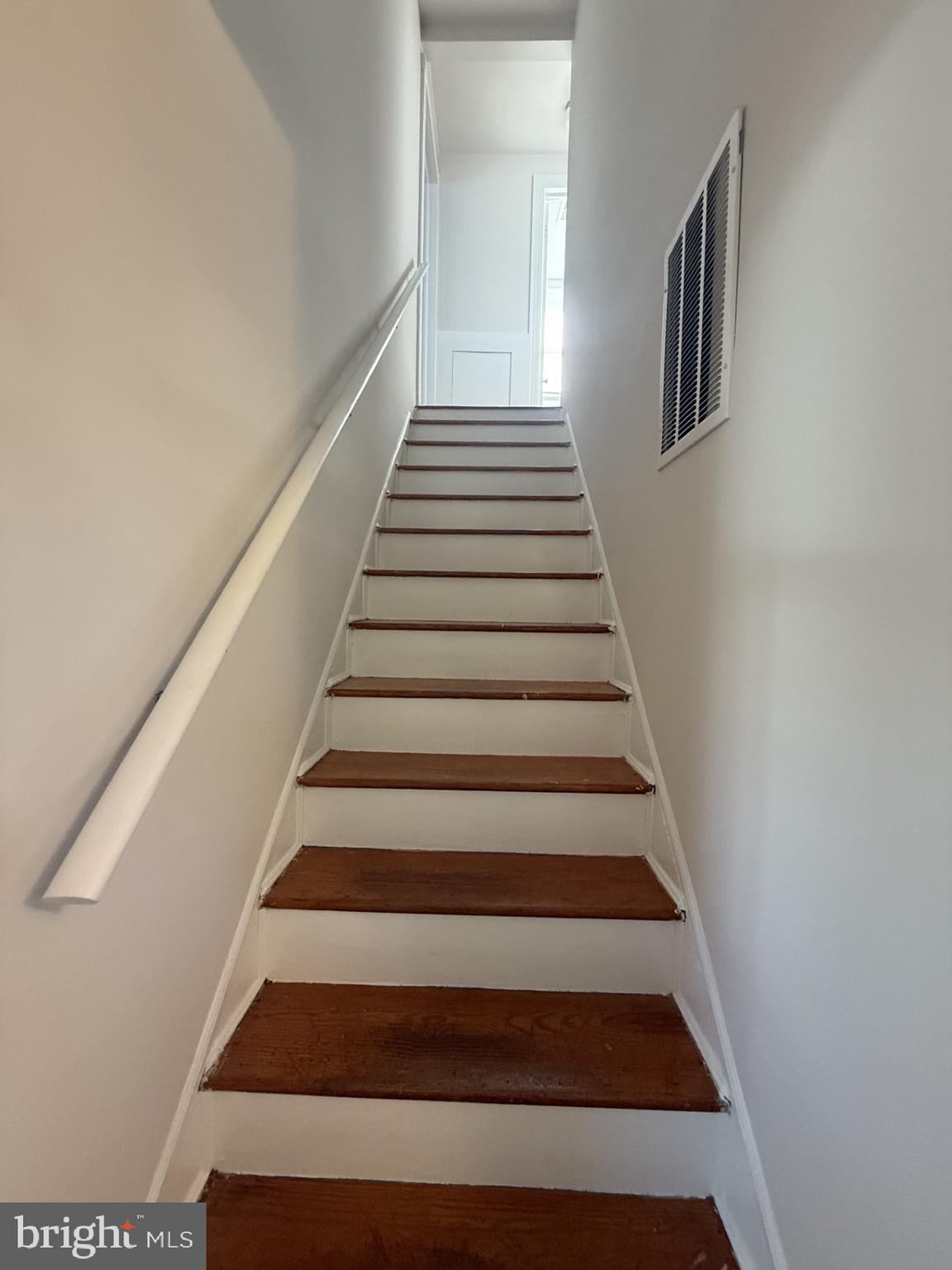 COLONIAL BEACH - Residential Lease