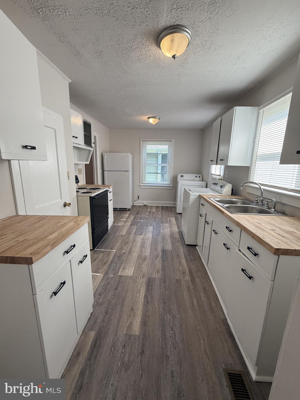 COLONIAL BEACH - Residential Lease