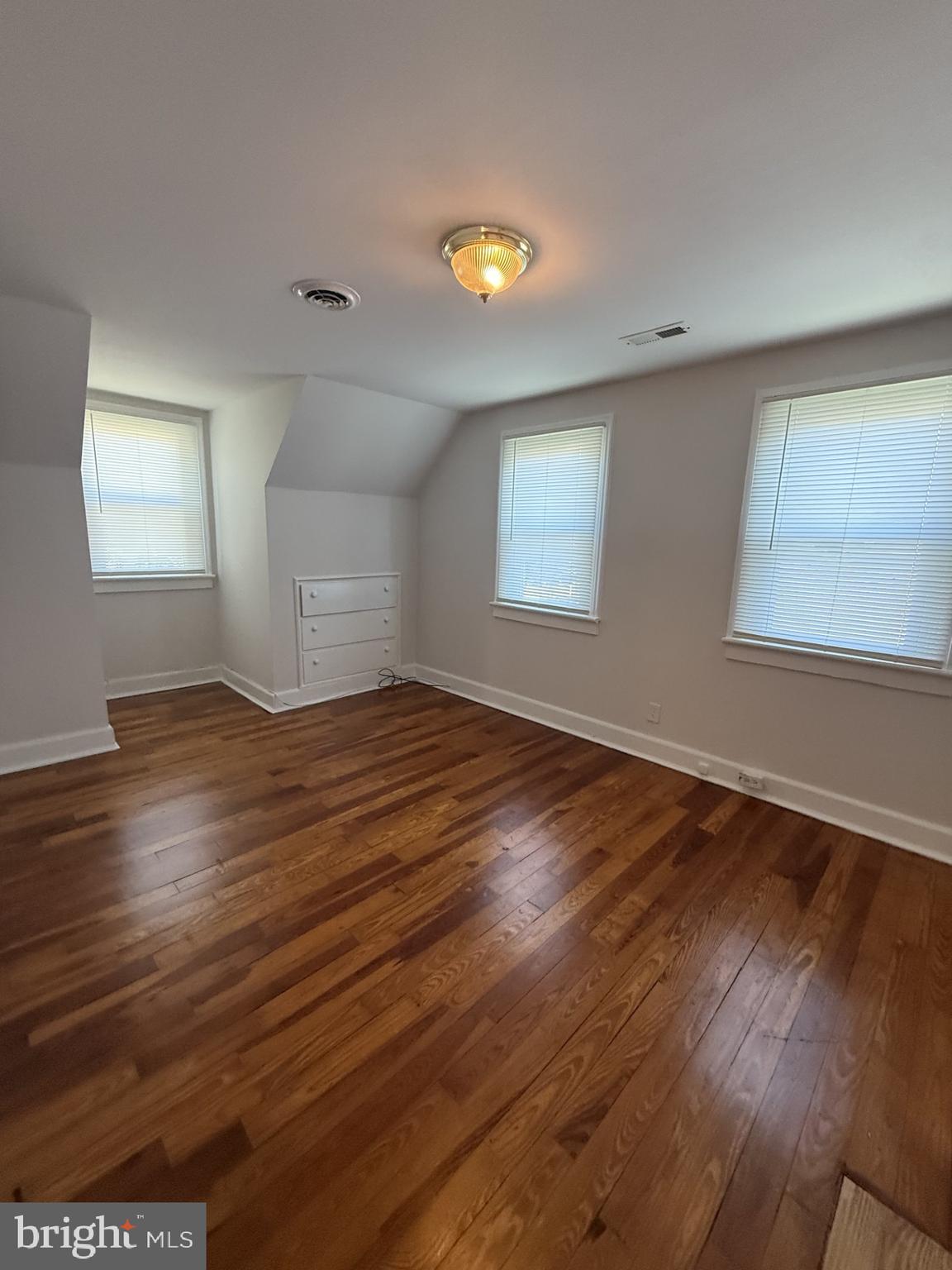 COLONIAL BEACH - Residential Lease