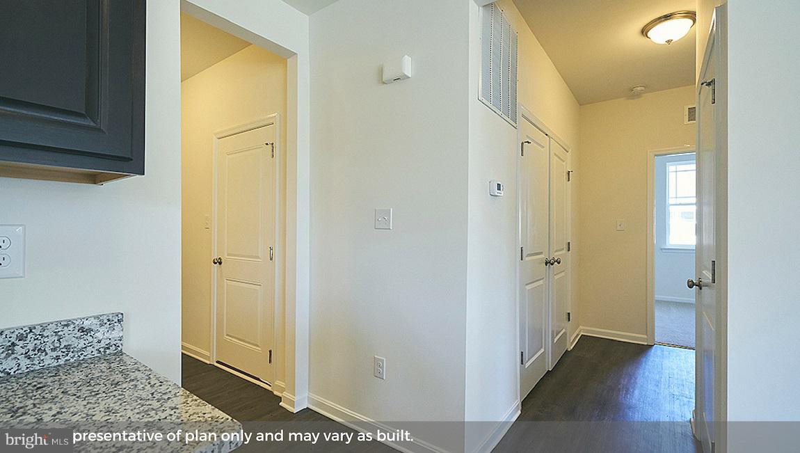 HUNTER'S CREST - Residential