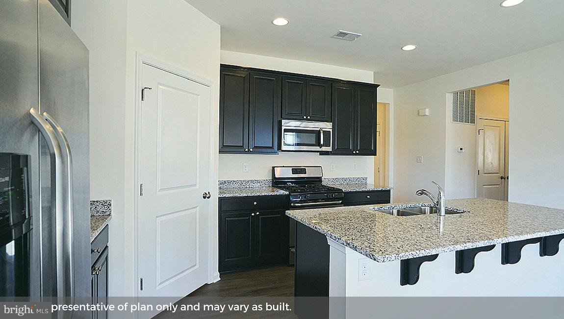 HUNTER'S CREST - Residential