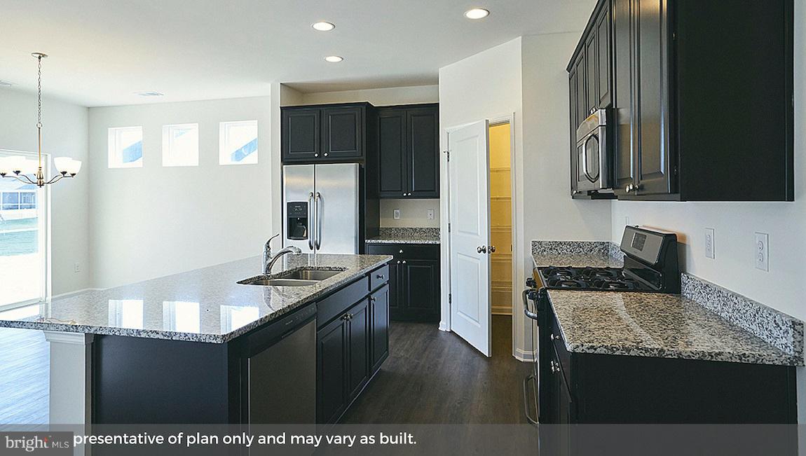 HUNTER'S CREST - Residential