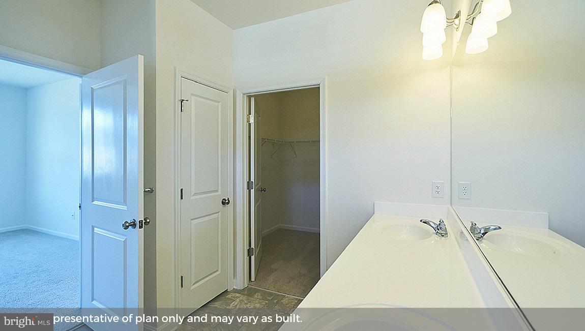 HUNTER'S CREST - Residential