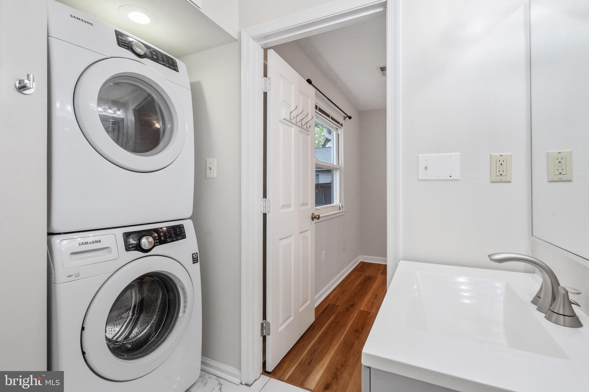 WEST GATE OF LOMOND - Residential Lease