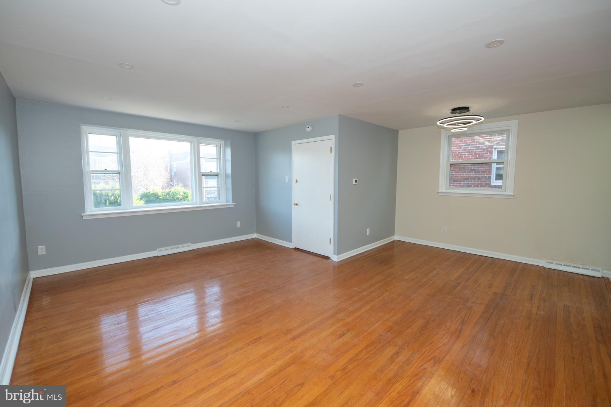 FOX CHASE - Residential