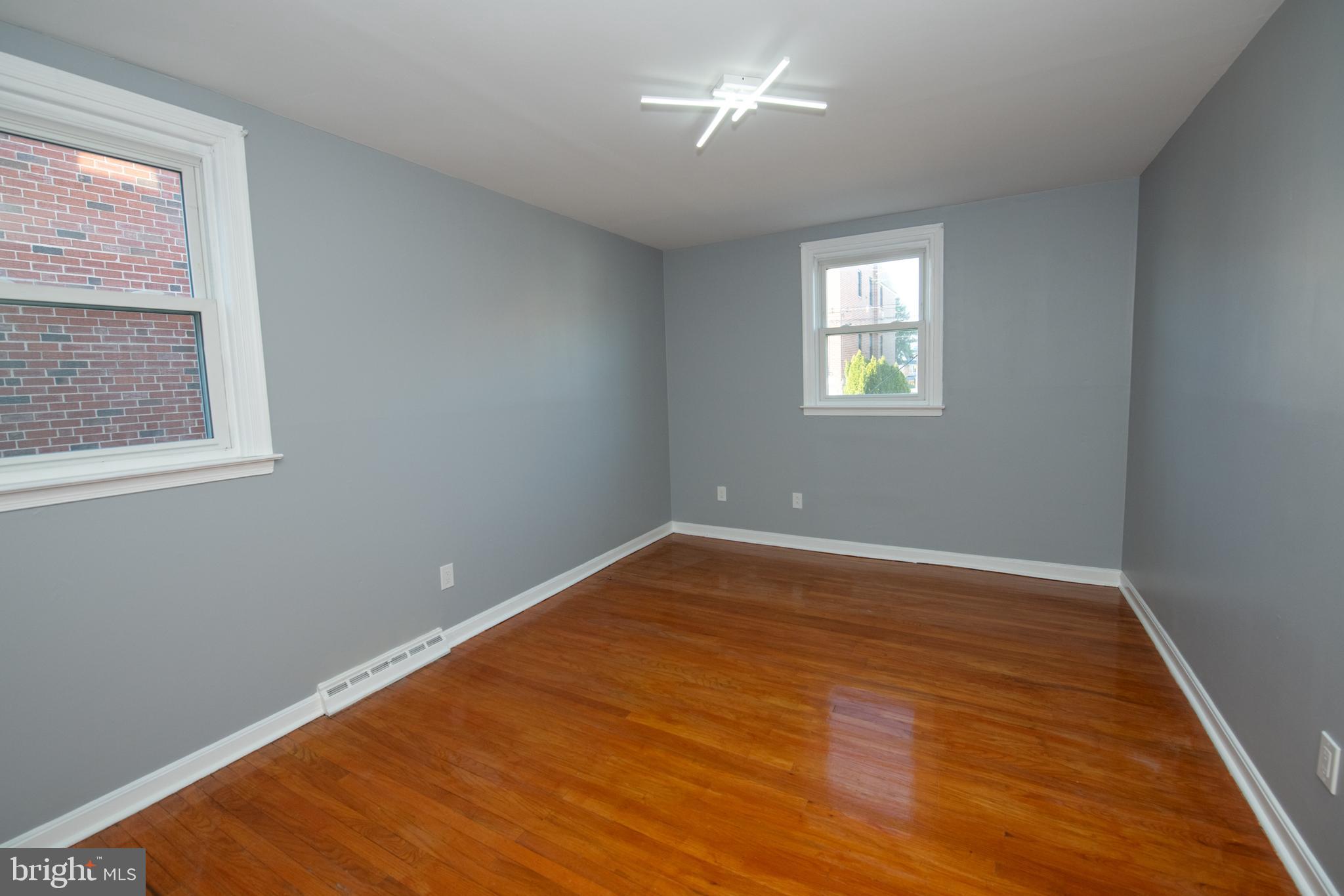 FOX CHASE - Residential