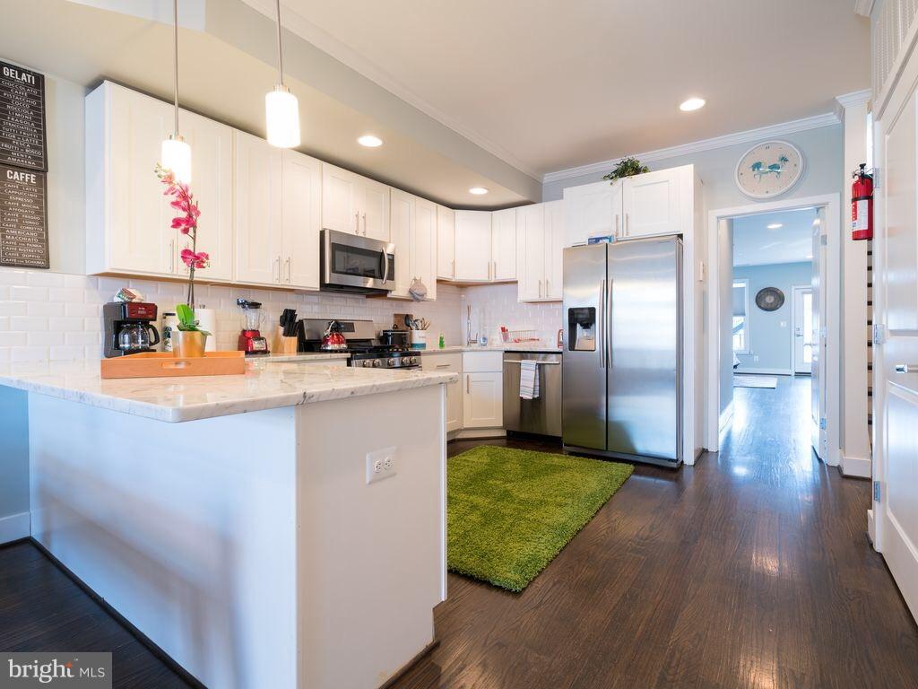 732 GIRARD STREET NW 1