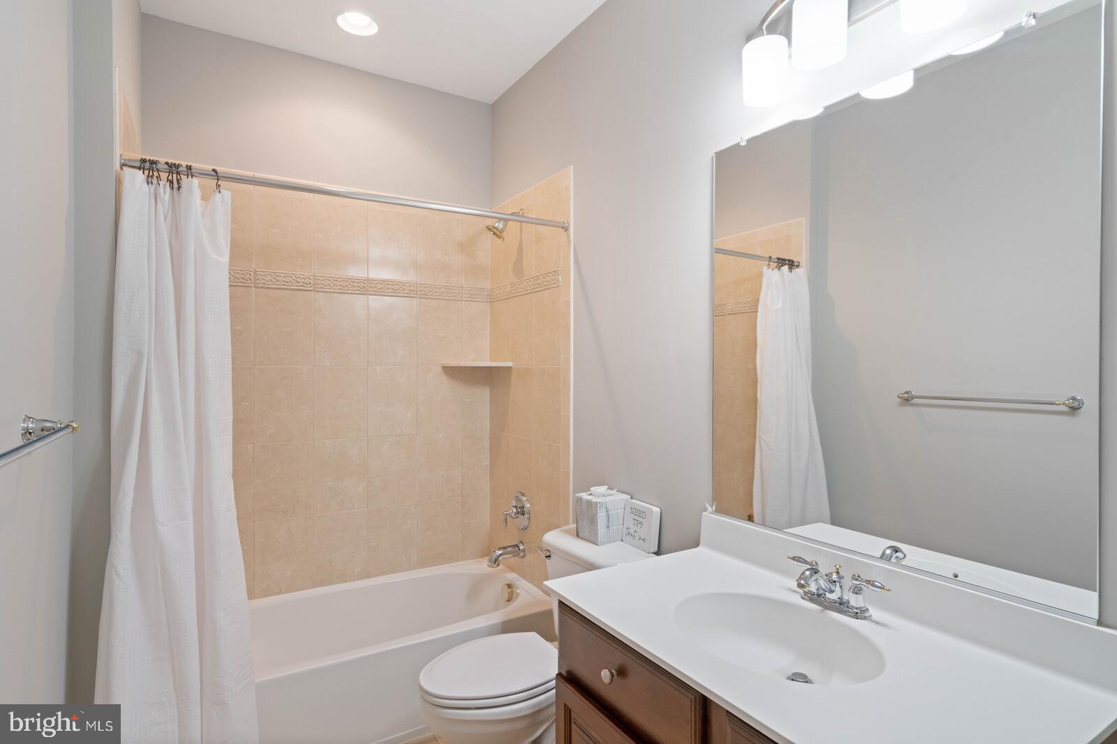 CEDAR CREST - Residential