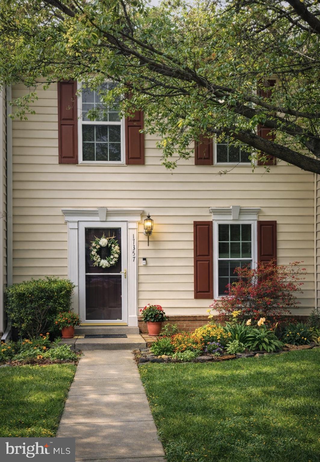 ROUND HILL - Residential