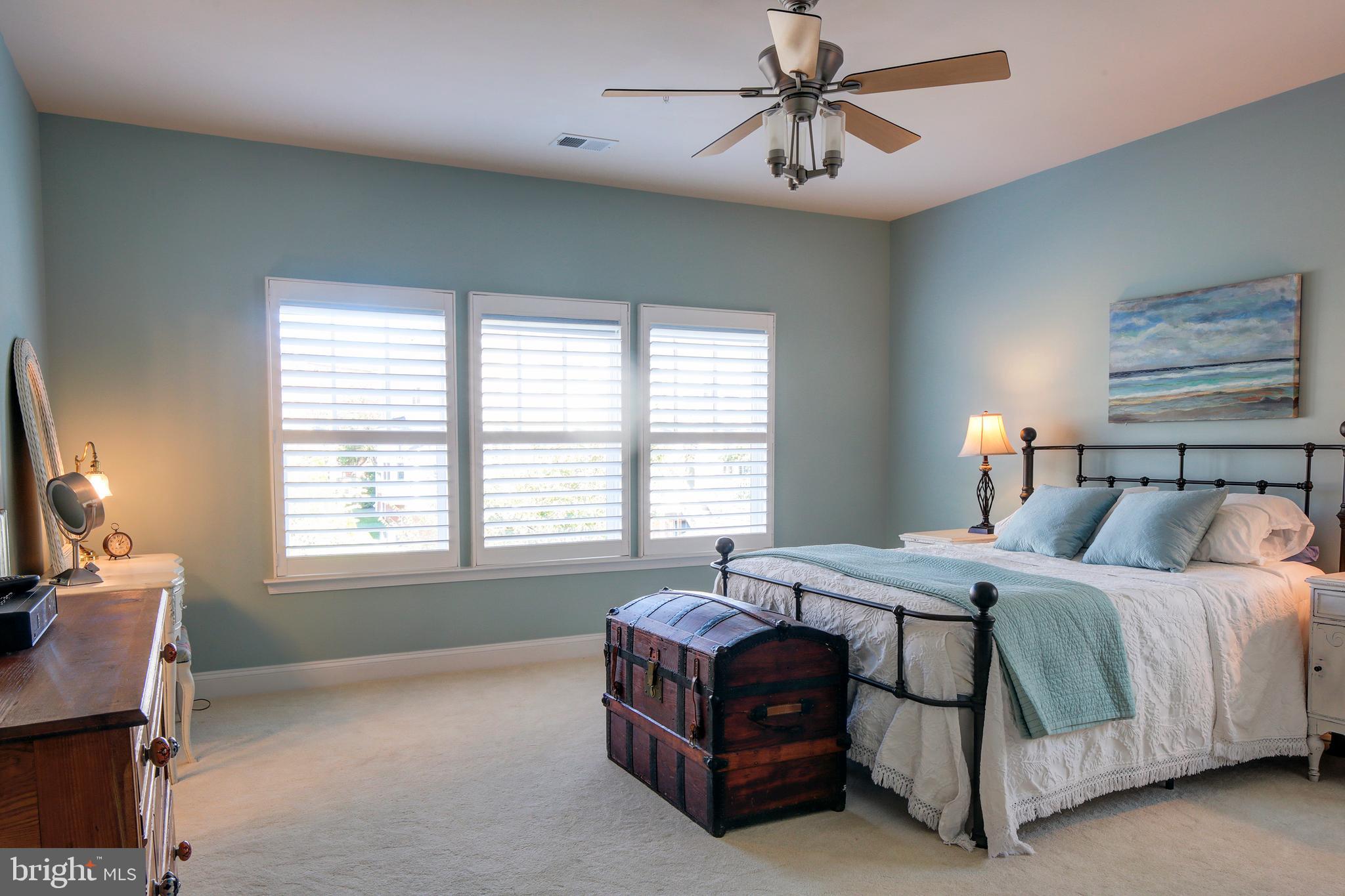 MURRAY HILL - Residential