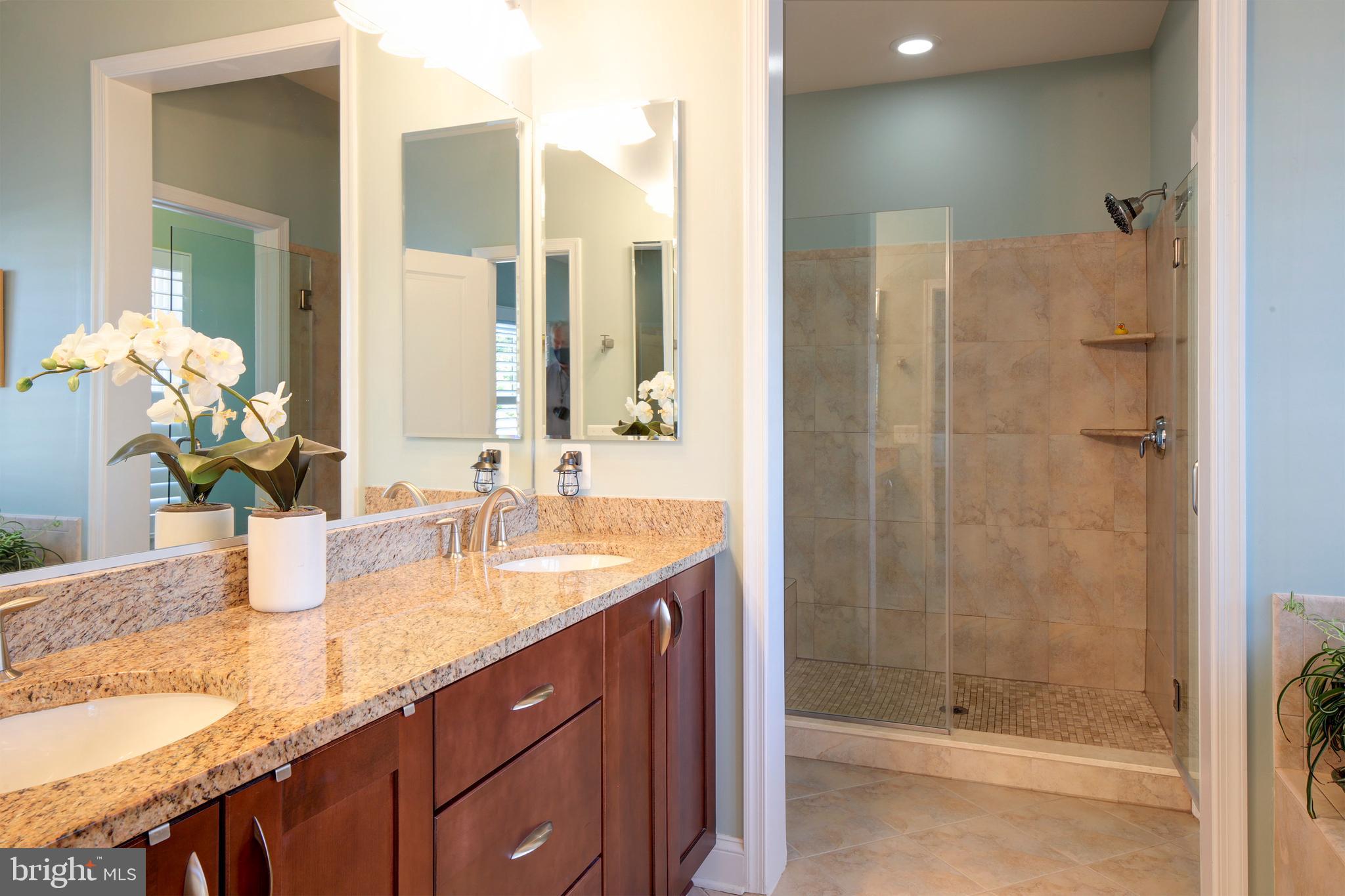 MURRAY HILL - Residential