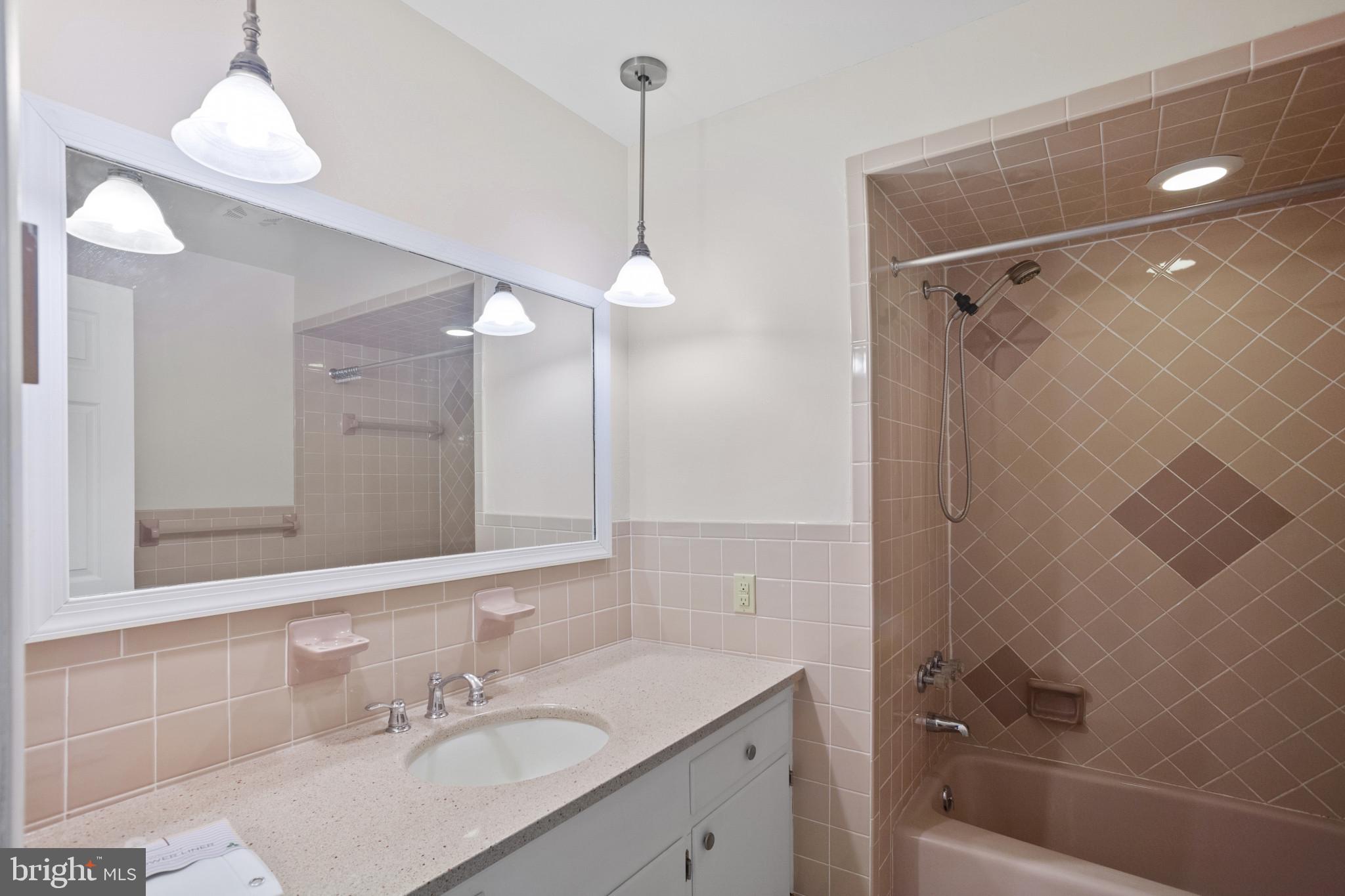 KAYWOOD - Residential