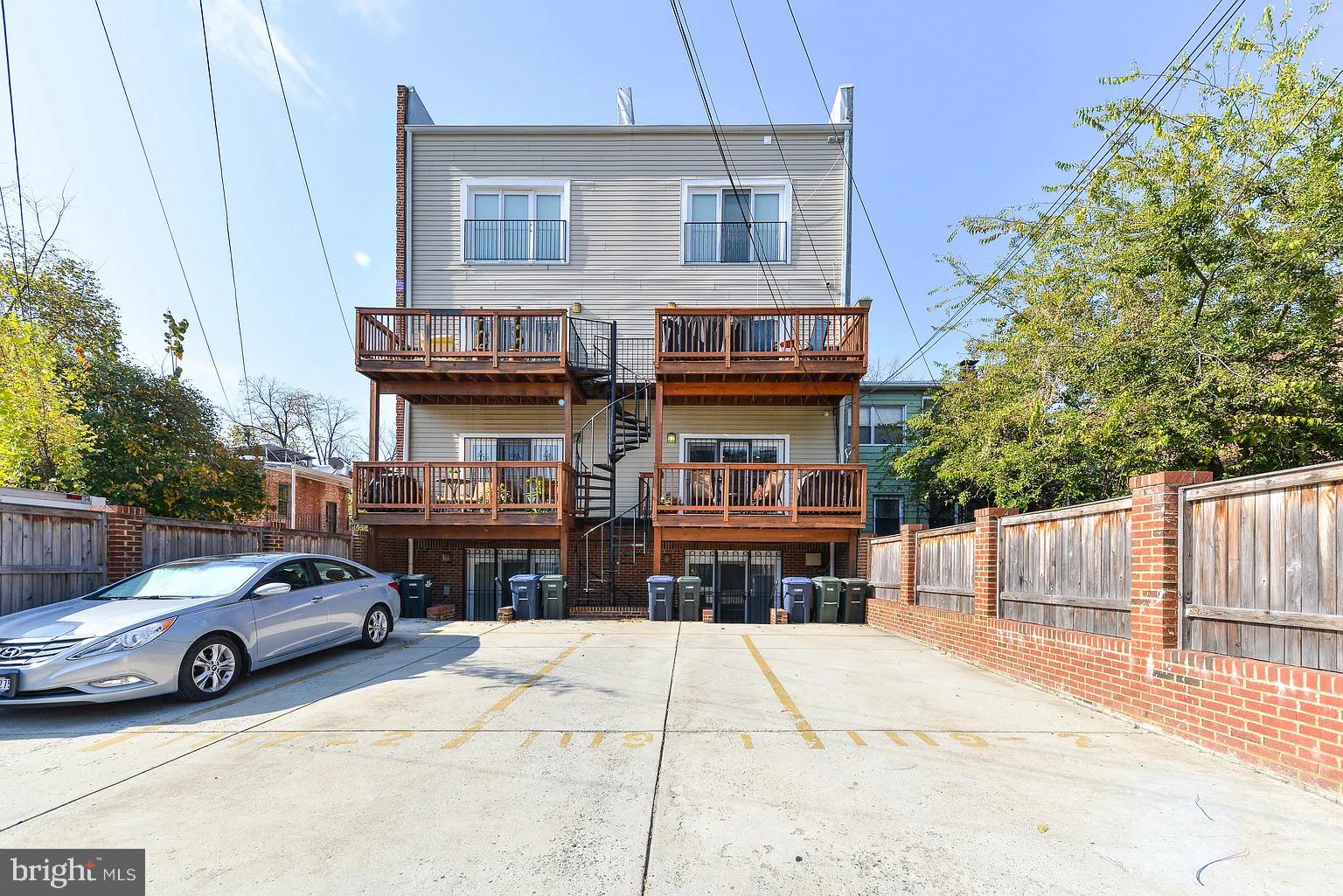 CAPITOL HILL - Residential Lease