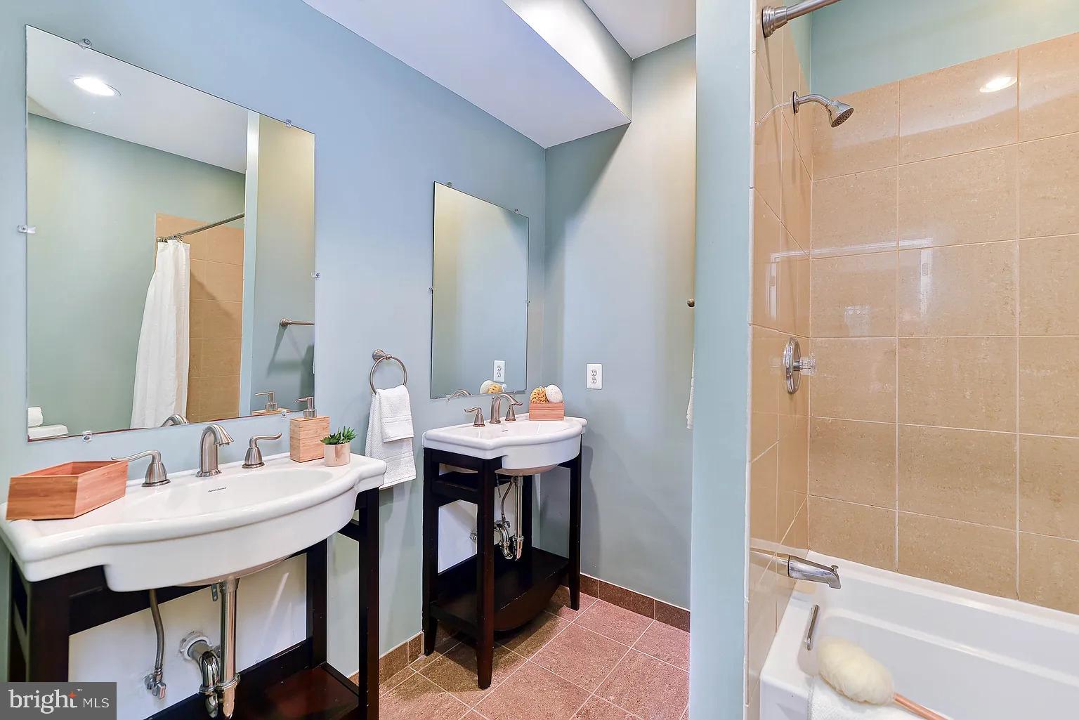 CAPITOL HILL - Residential Lease