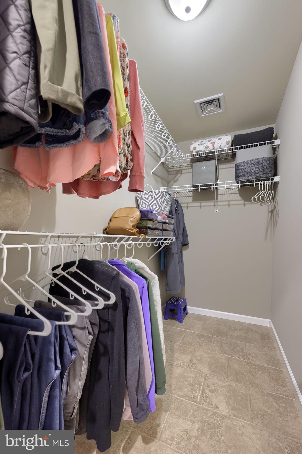 ELM TREE - Residential