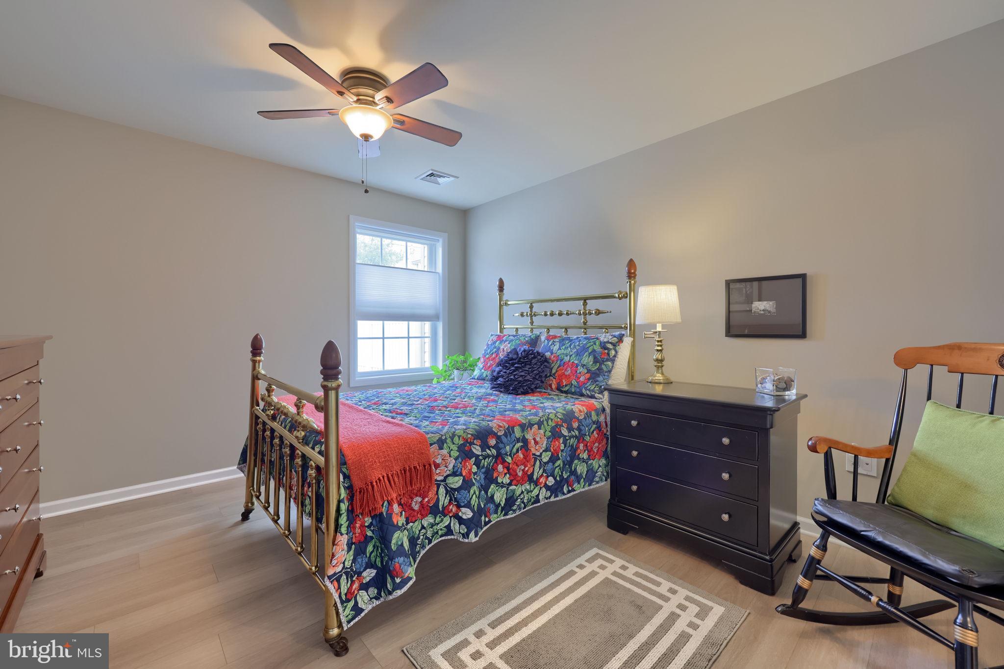 ELM TREE - Residential