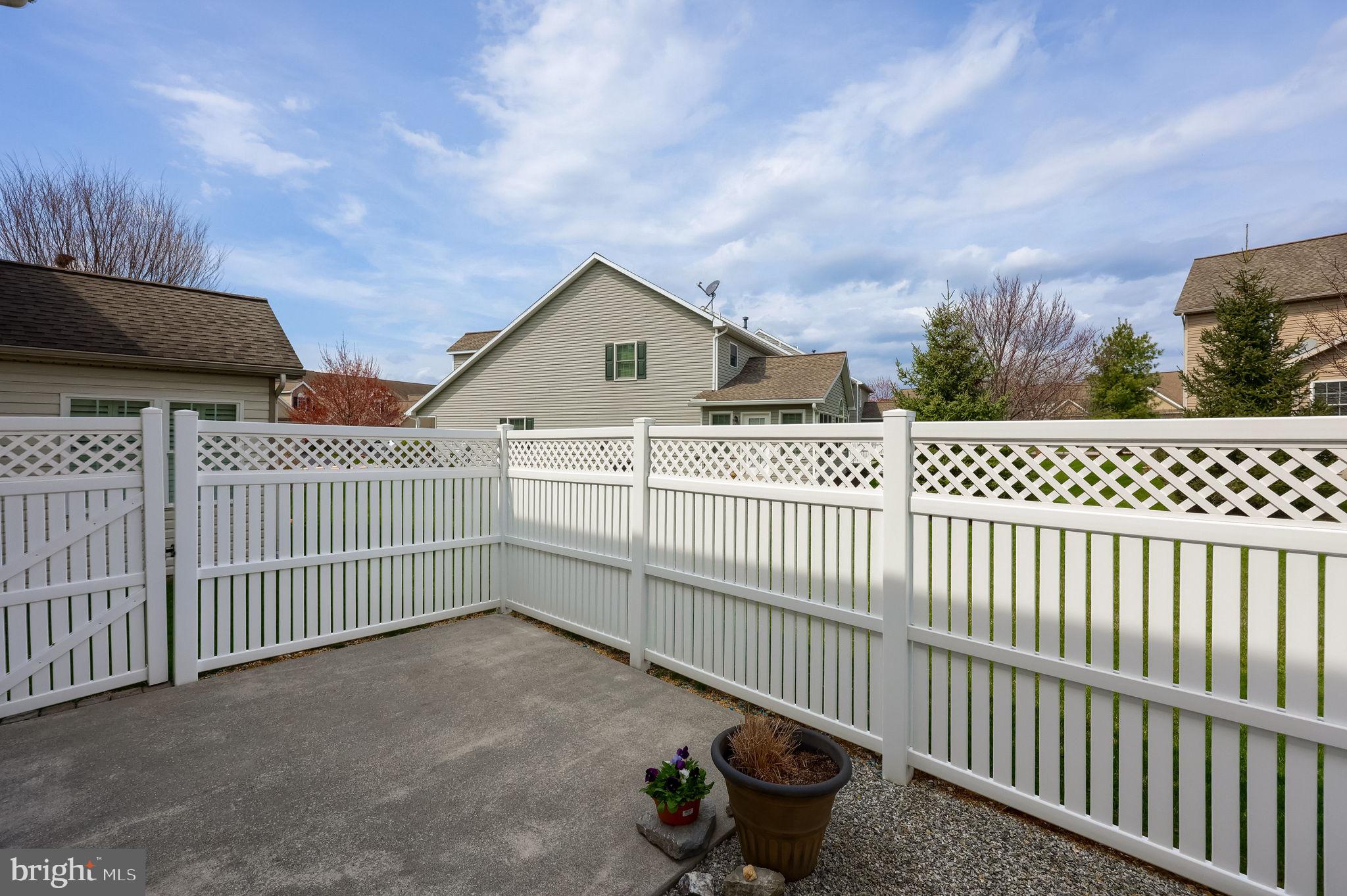 ELM TREE - Residential