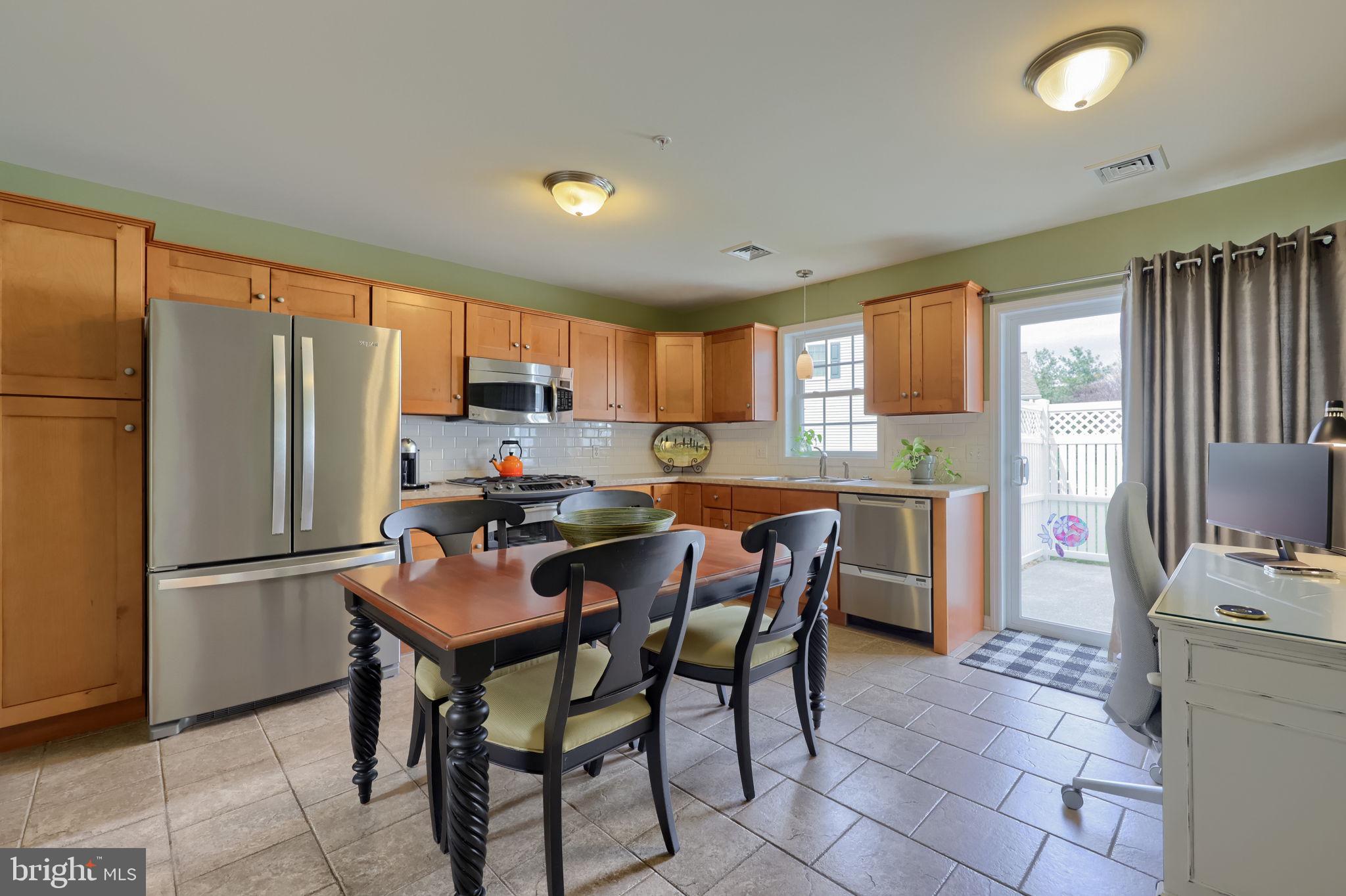 ELM TREE - Residential