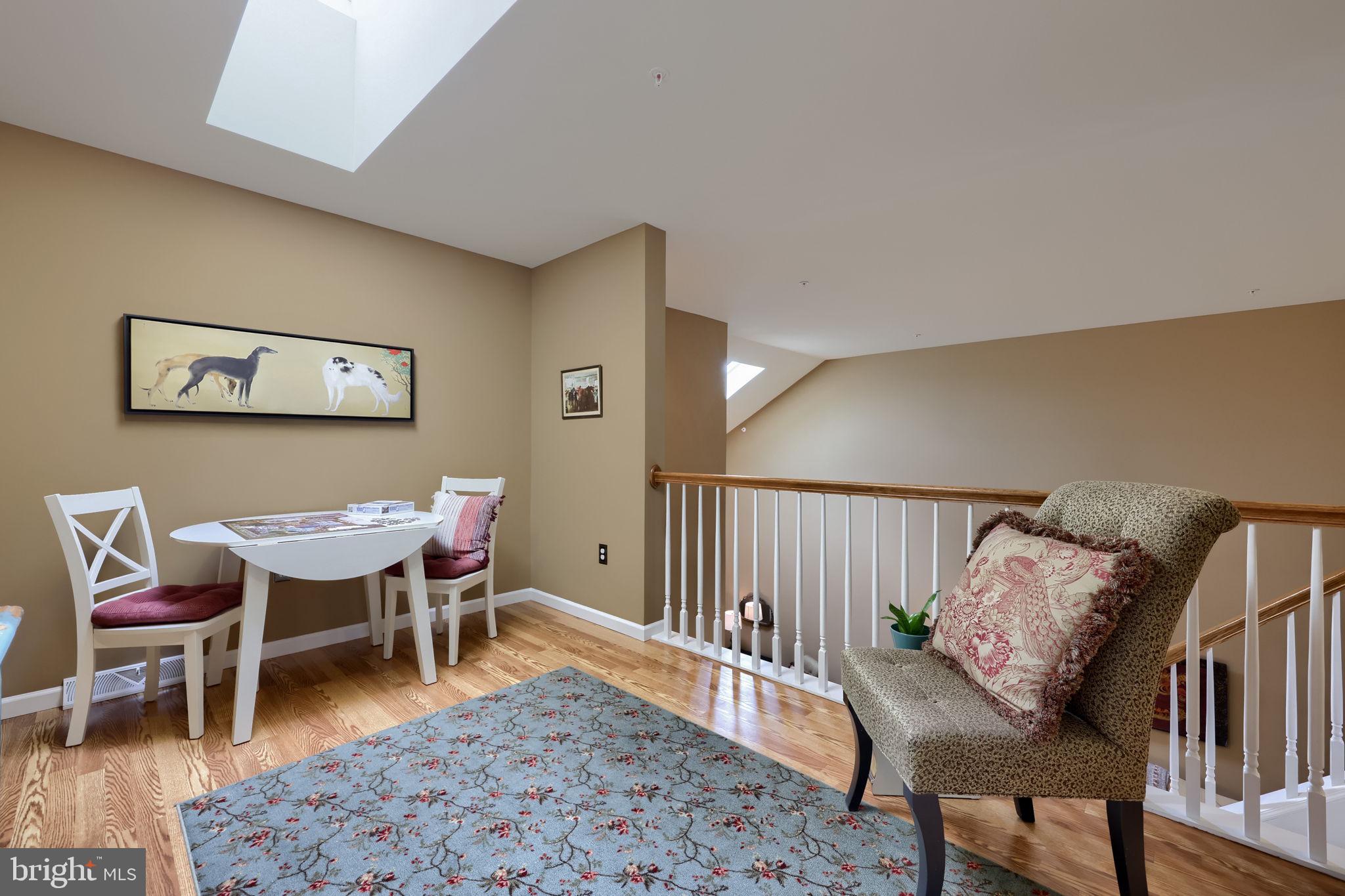 ELM TREE - Residential