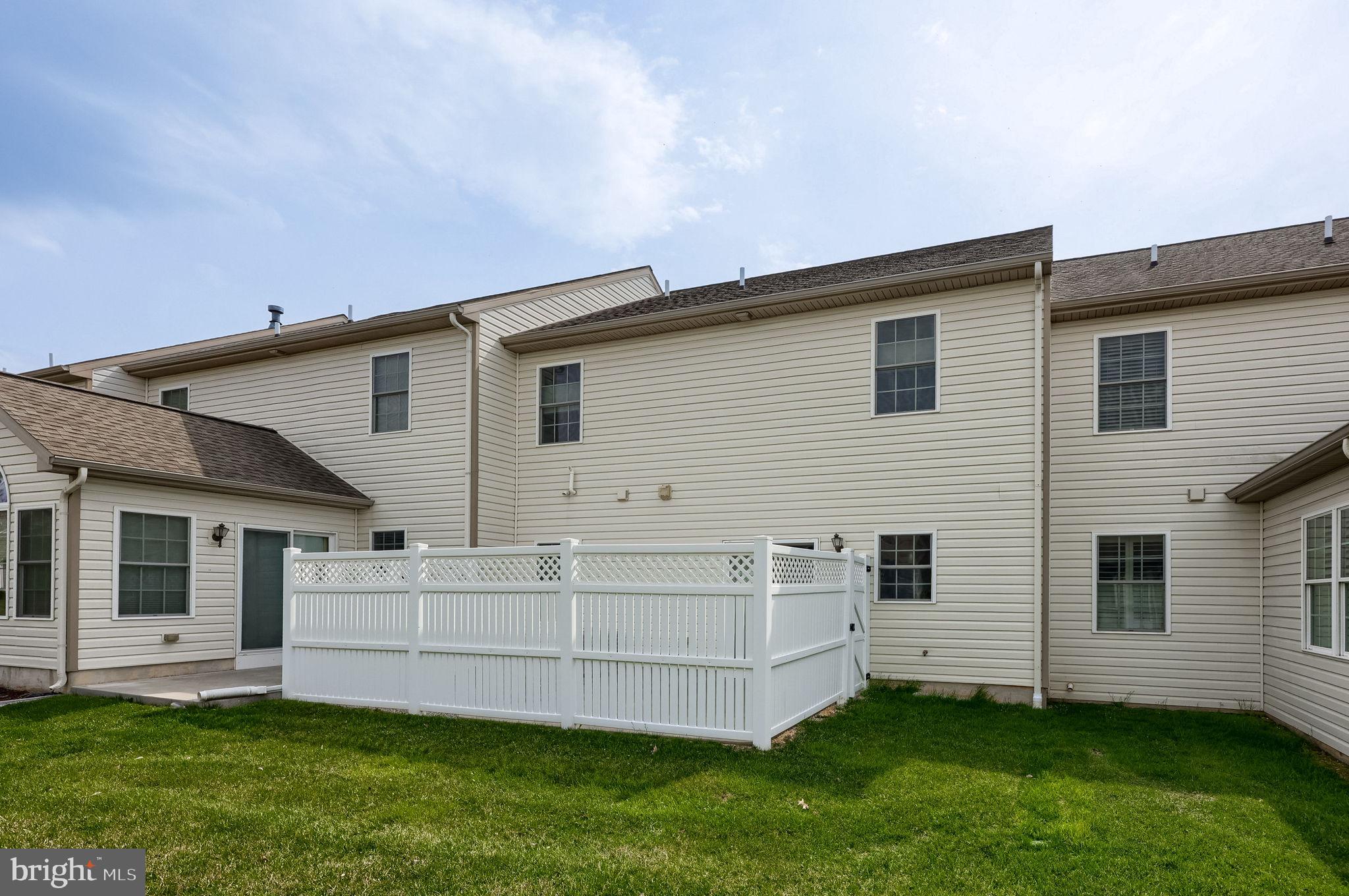 ELM TREE - Residential