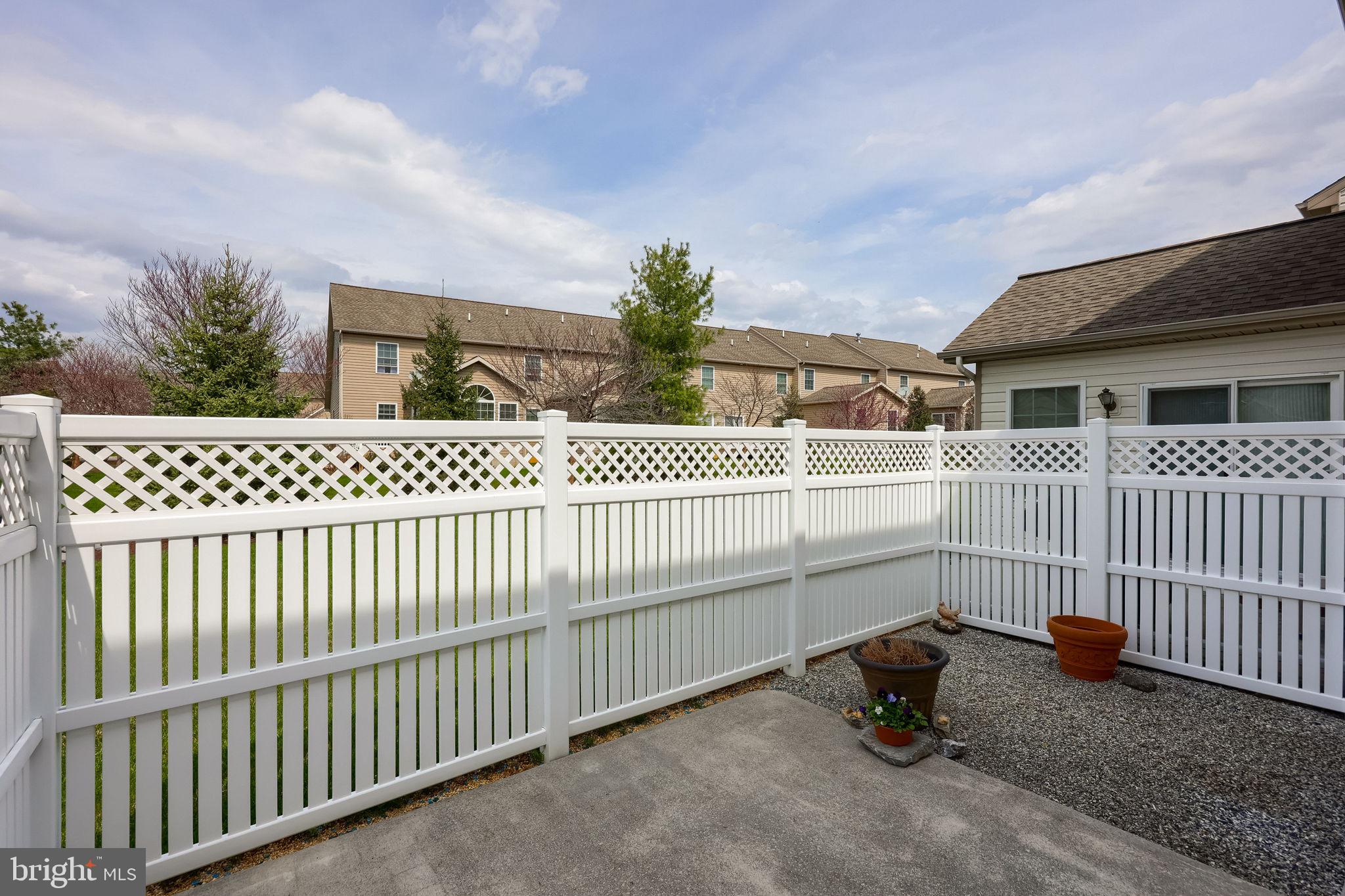 ELM TREE - Residential