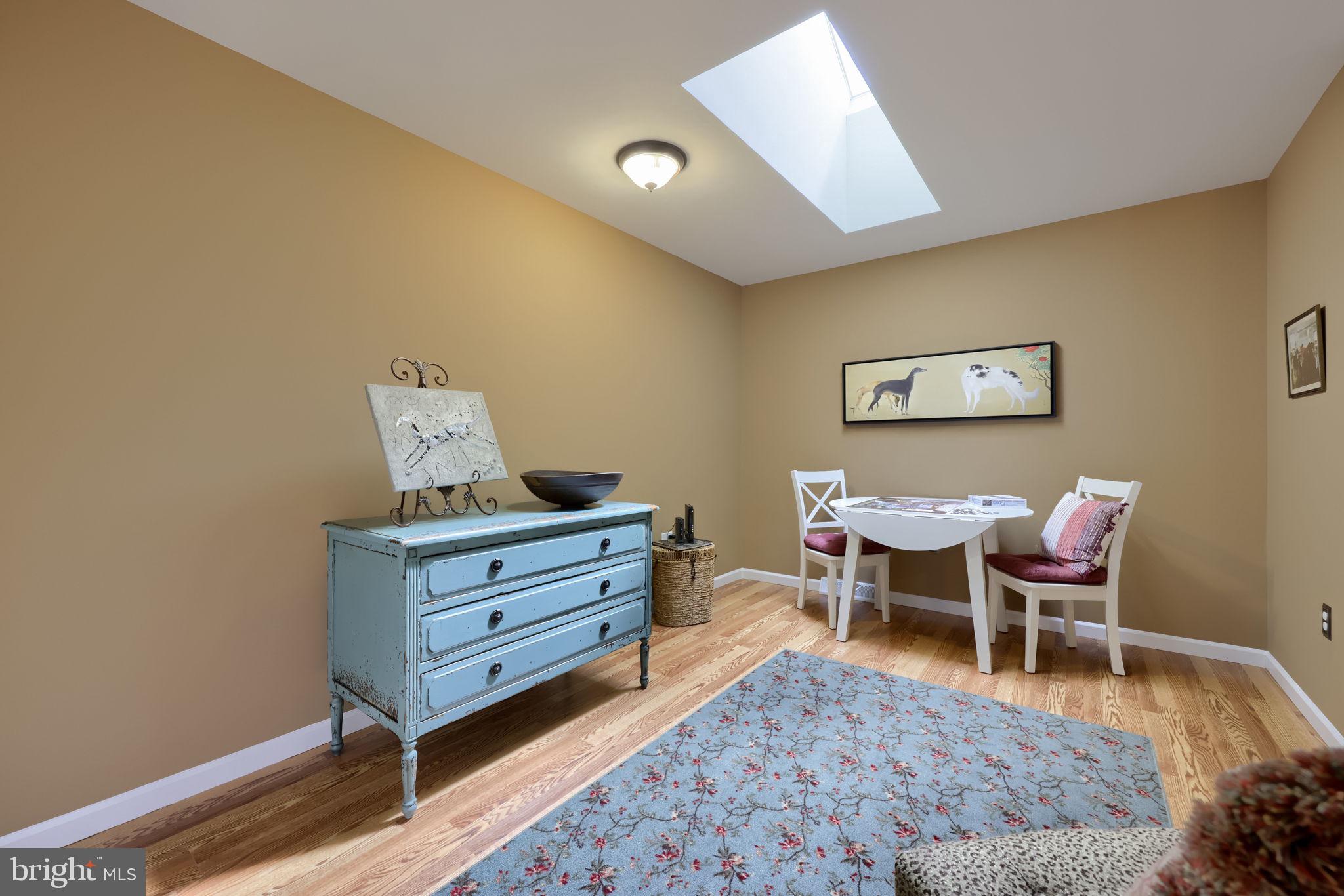 ELM TREE - Residential