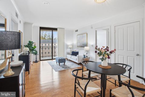 Condo For Sale - 2220 Fairfax Drive #412<br/> Arlington County, ARLINGTON, VA 22201