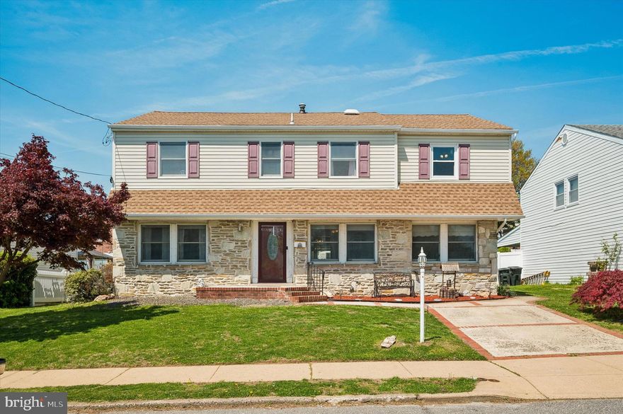 Welcome to 13036 Richwood Road, the talk of the 19116! Look no further if you need more space. The first floor has an oversized family room, cozy living room, kitchen big enough to host the holidays as well as a dining room. Not only that but also included an office/ home gym. The second floor boasts 6 full bedrooms and 2 full bathrooms. The primary suite is sun soaked and waiting for you. The hardwood floors carried throughout the home are on everyone's wish list. The basement includes two separate areas for hanging out PLUS unfinished storage. Outback, you have an expansive covered patio, fenced in yard and two additional storage sheds. Peace of mind comes built-in with a brand new roof (2025), siding (2018), kitchen remodel (2019), water heater (2023), bathroom remodel 2018.
This home is not to be missed- book your tour today!