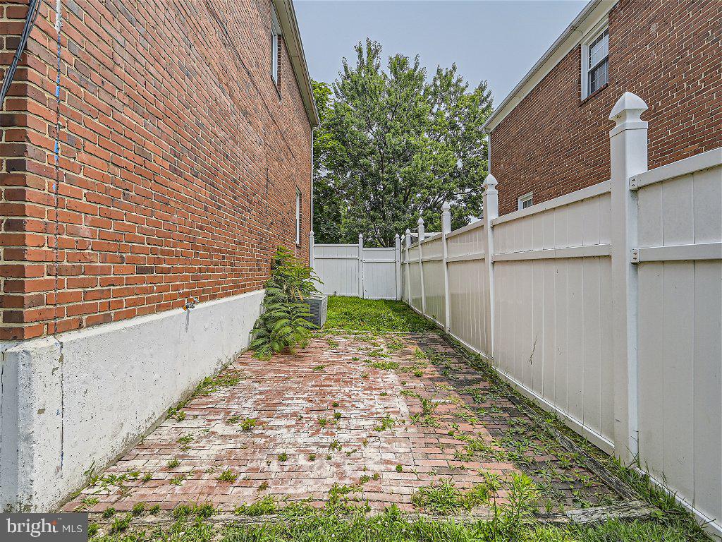 DUNDALK VILLAGE - Residential