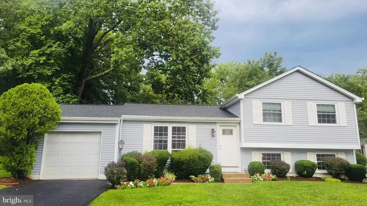 5719 Oak Apple Court