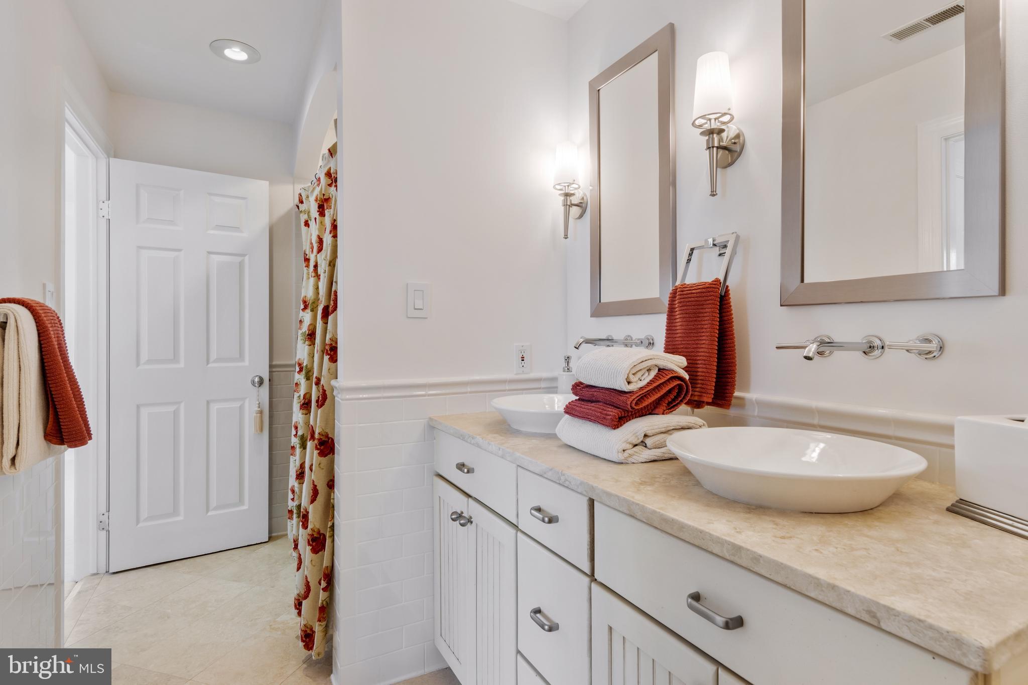 FOUR OAKS FARM - Residential