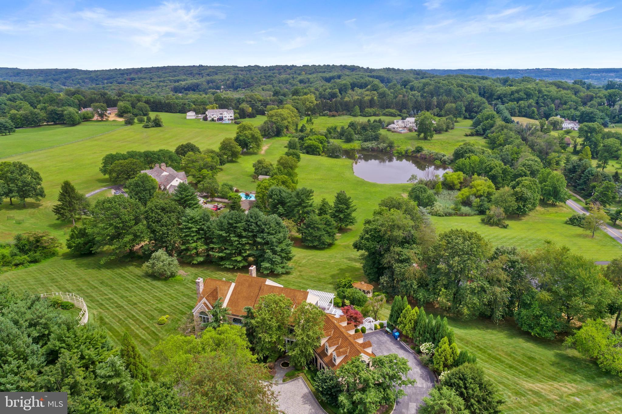 FOUR OAKS FARM - Residential