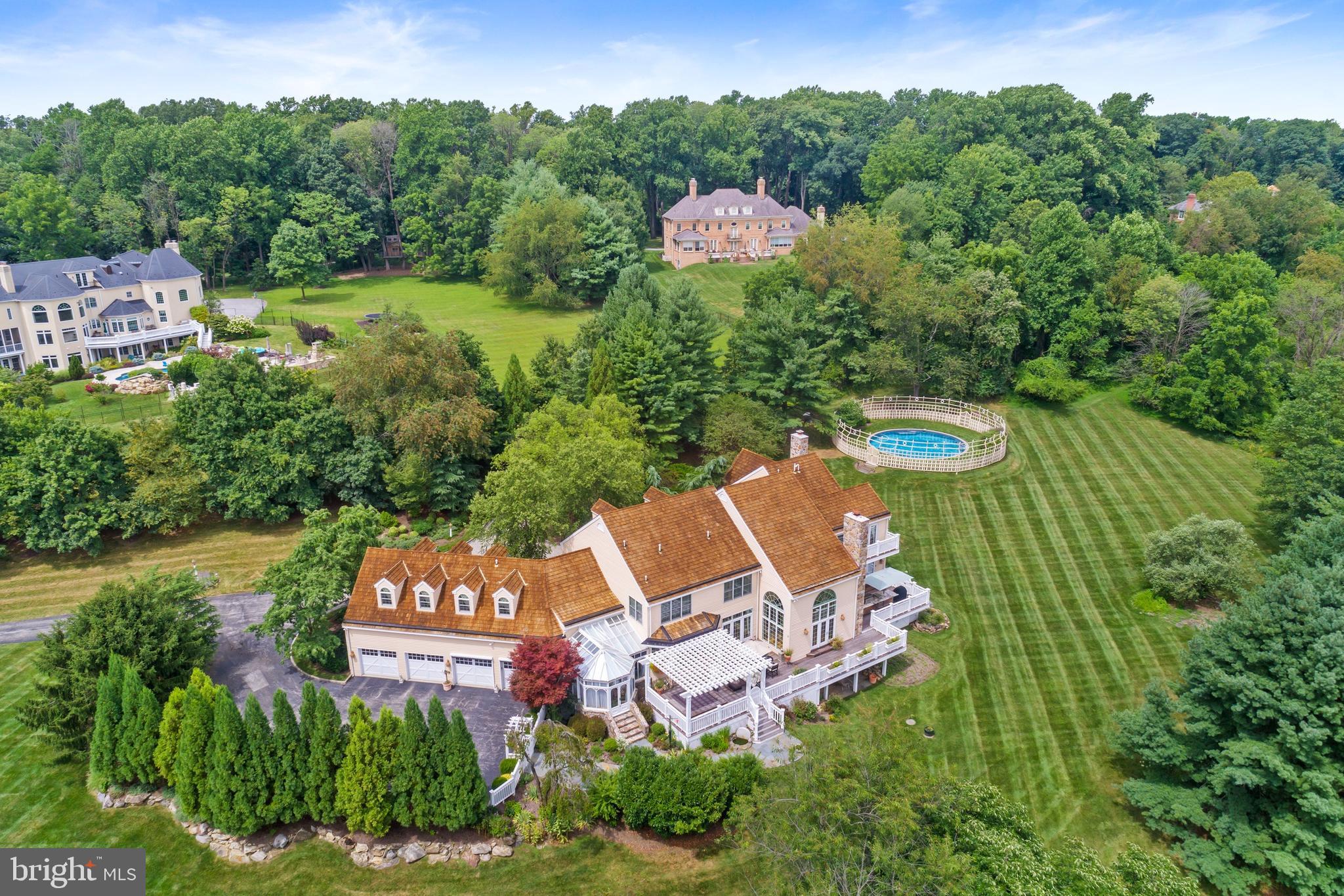 FOUR OAKS FARM - Residential
